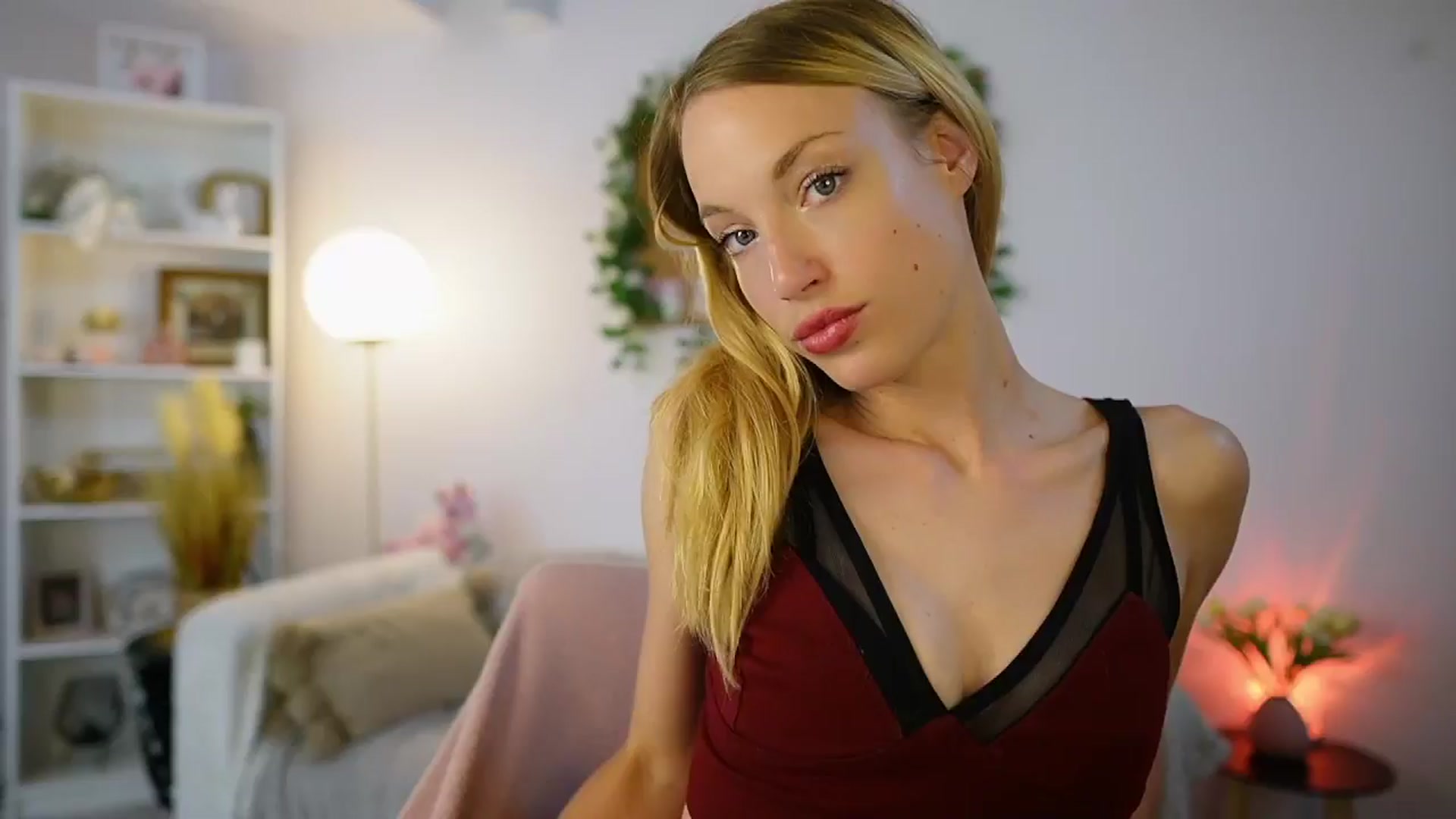 Gallery image thumbnail from April_Rose_'s myfreecams stream on, 06/25/2025, 10:05 image 5 of 20