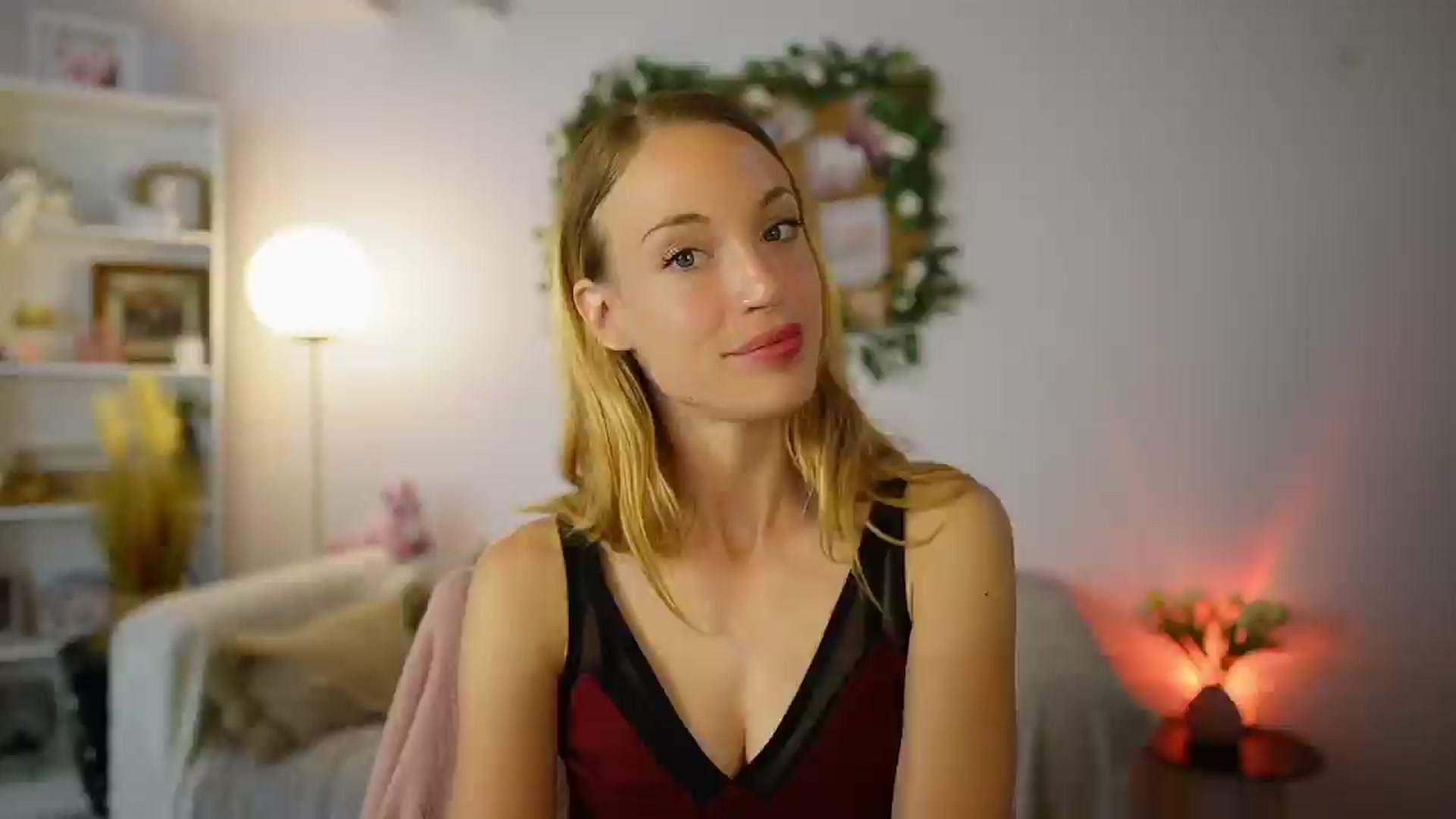 Gallery image thumbnail from April_Rose_'s myfreecams stream on, 06/25/2025, 13:02 image 4 of 20