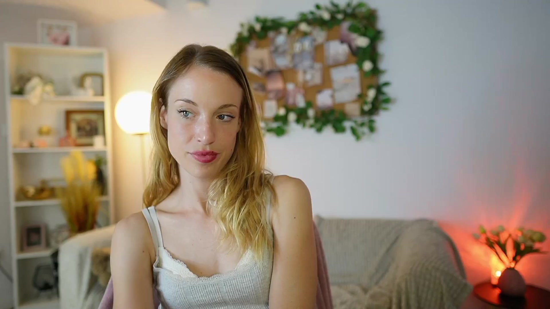 Gallery image thumbnail from April_Rose_'s myfreecams stream on, 06/26/2025, 10:36 image 20 of 20