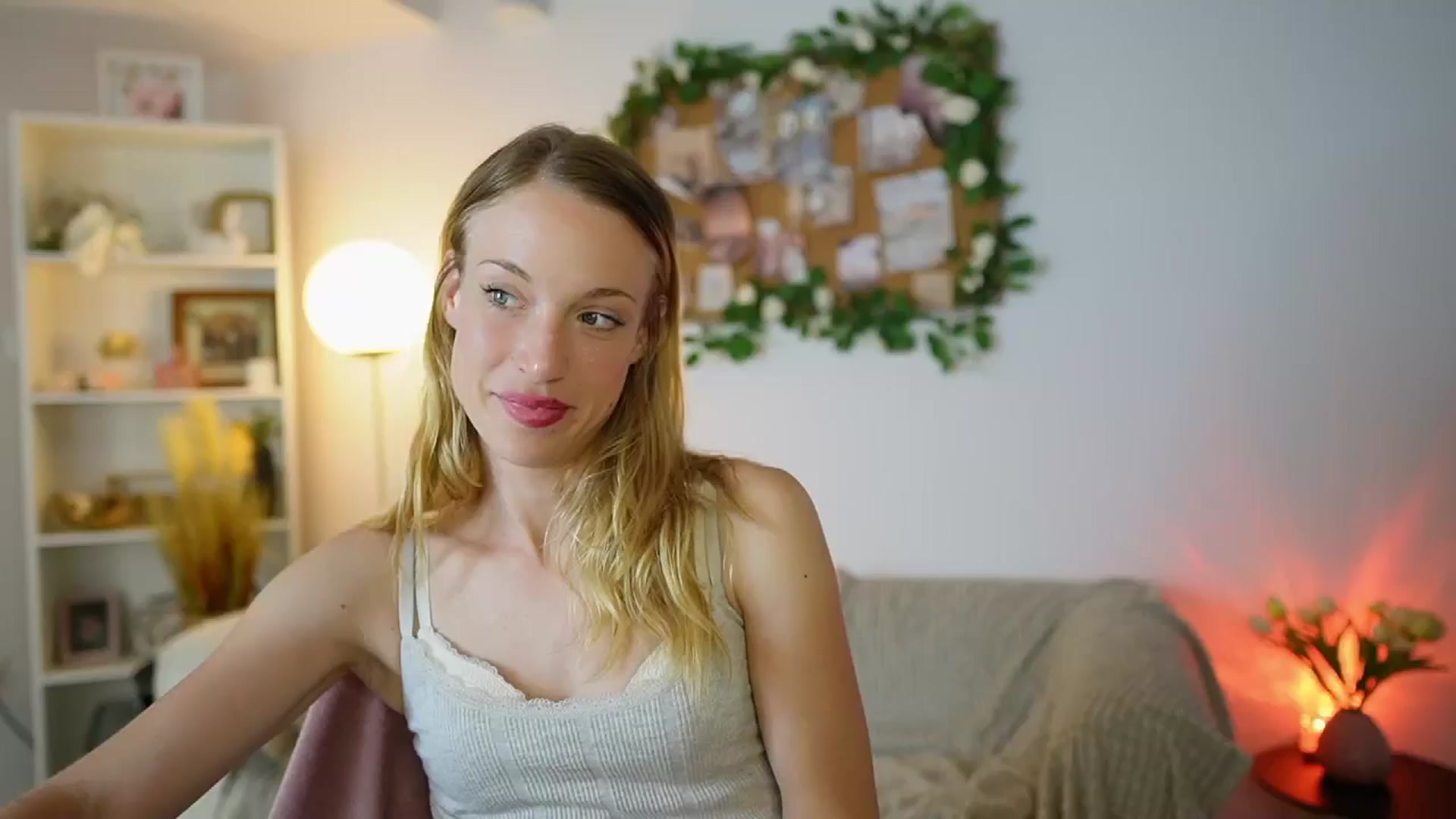 Gallery image thumbnail from April_Rose_'s myfreecams stream on, 06/26/2025, 10:36 image 19 of 20