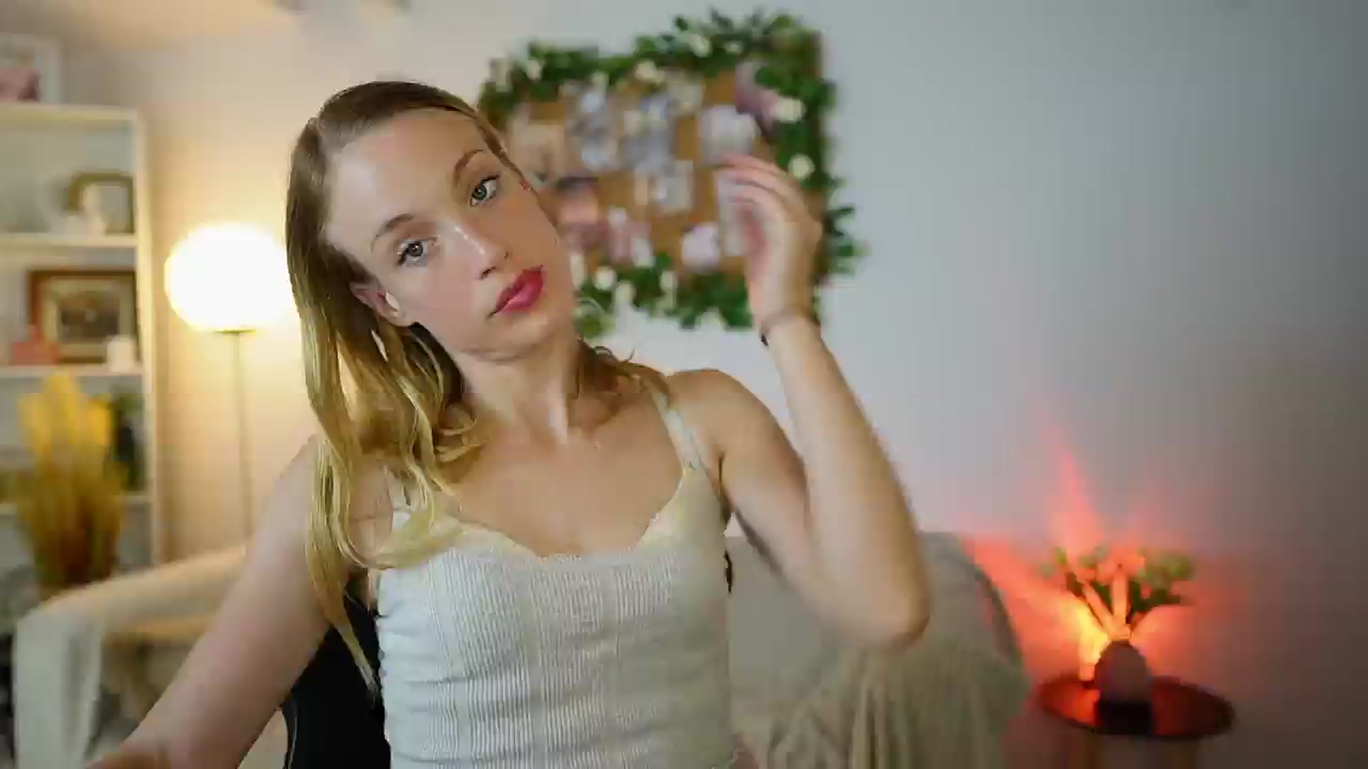 Gallery image thumbnail from April_Rose_'s myfreecams stream on, 06/26/2025, 12:54 image 14 of 20
