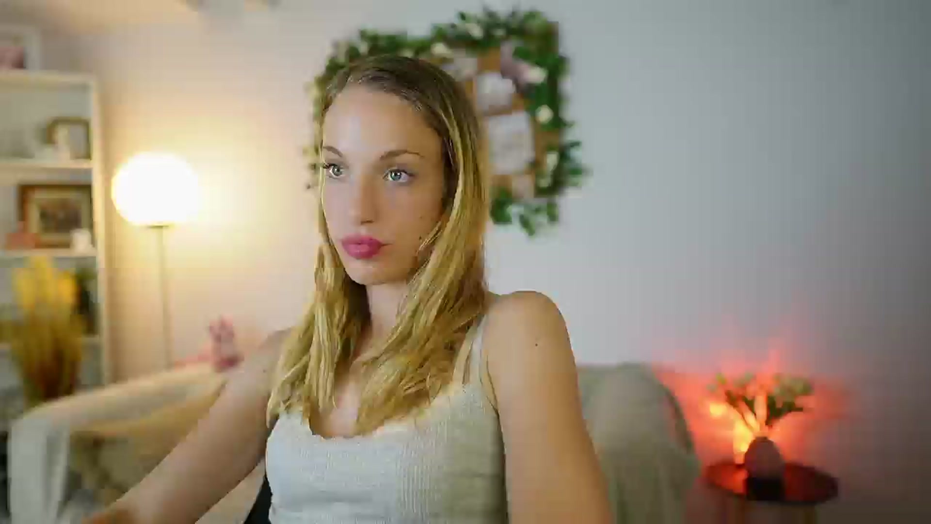 Gallery image thumbnail from April_Rose_'s myfreecams stream on, 06/26/2025, 12:54 image 13 of 20