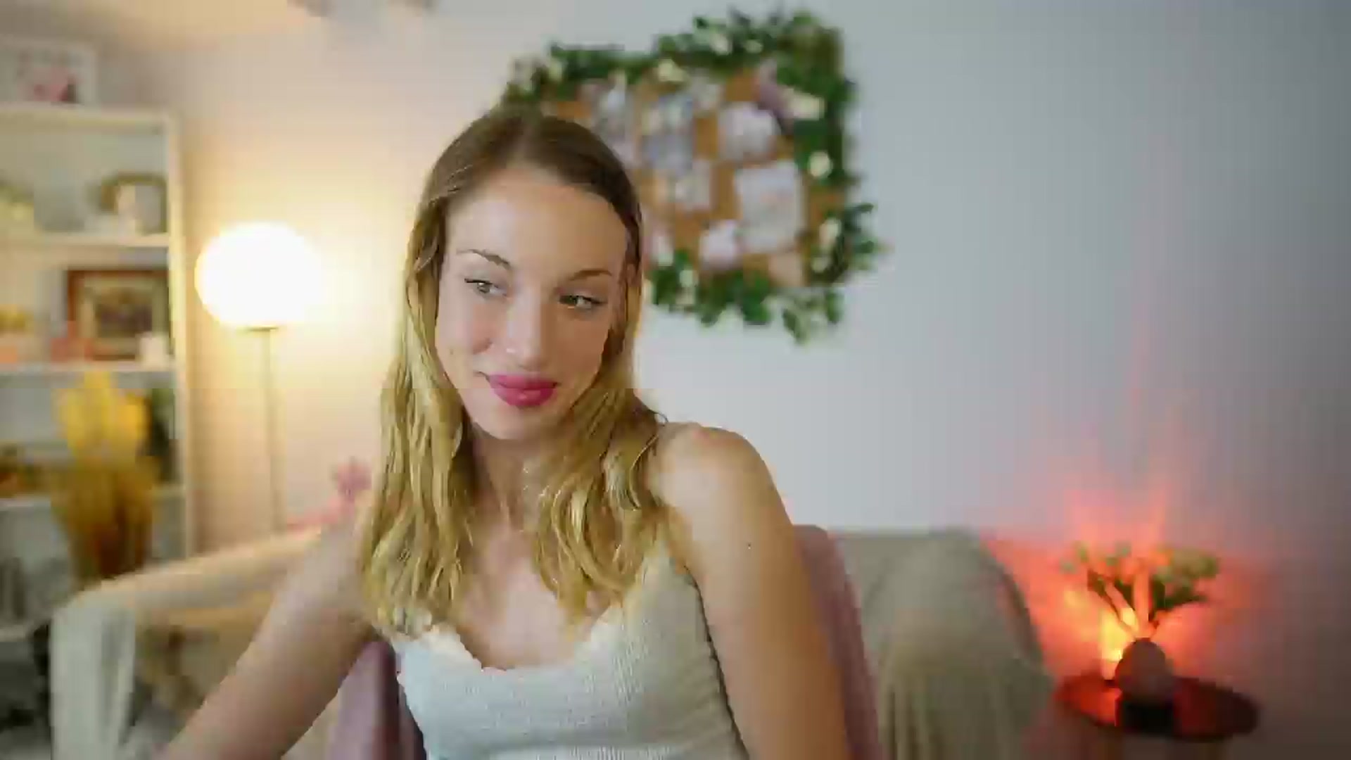 Gallery image thumbnail from April_Rose_'s myfreecams stream on, 06/26/2025, 12:54 image 10 of 20