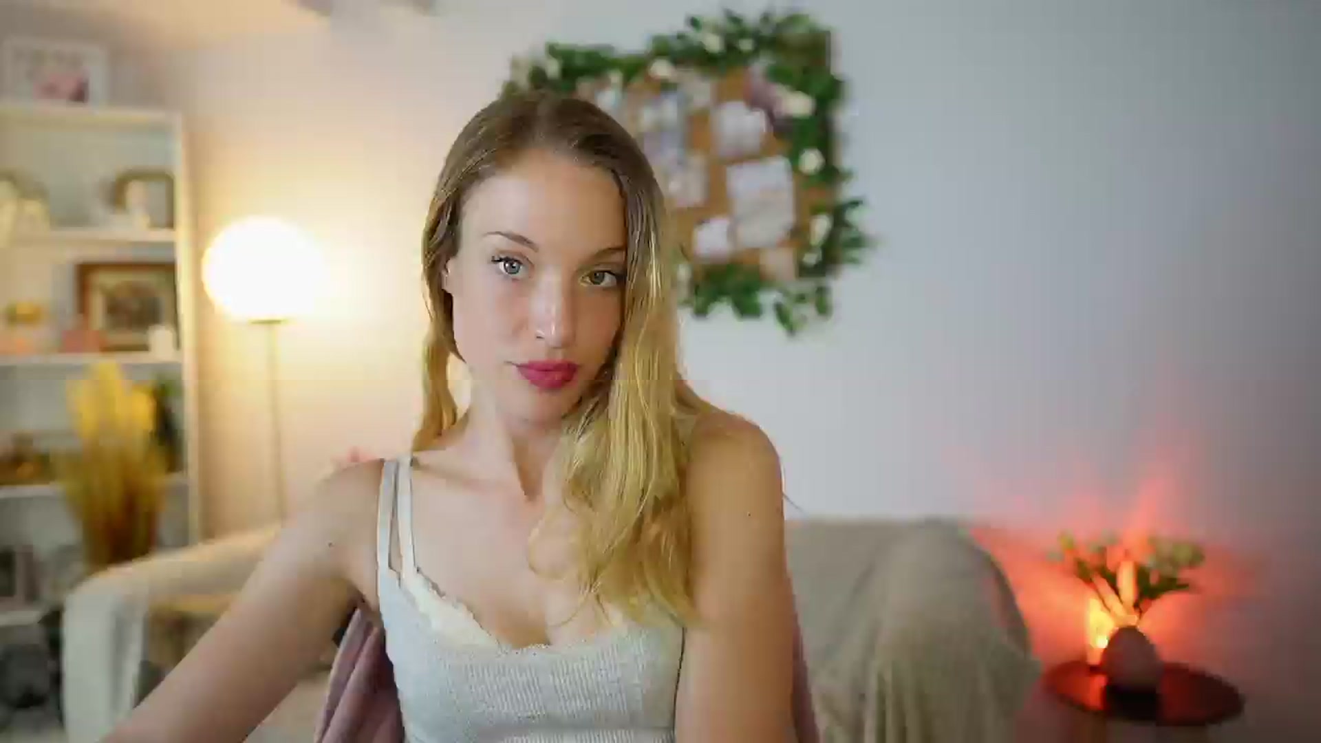 Gallery image thumbnail from April_Rose_'s myfreecams stream on, 06/26/2025, 12:54 image 1 of 20