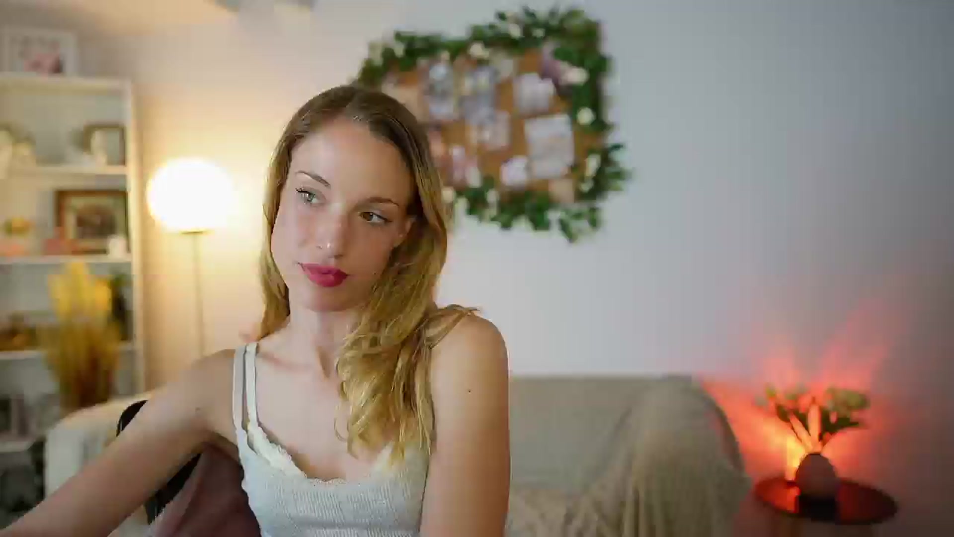 Gallery image thumbnail from April_Rose_'s myfreecams stream on, 06/26/2025, 12:54 image 5 of 20