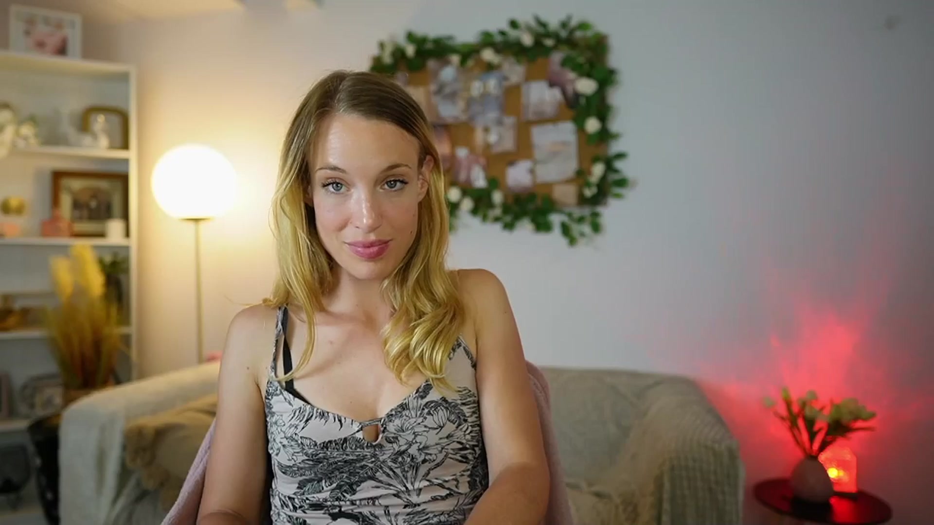 Gallery image thumbnail from April_Rose_'s myfreecams stream on, 07/06/2025, 13:18 image 14 of 20