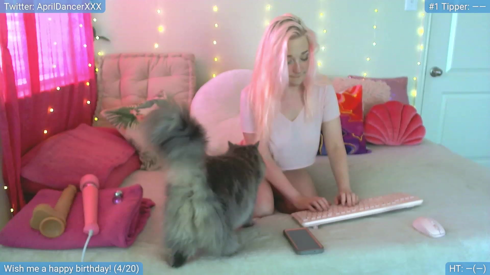 Gallery image thumbnail from Aprildancer's myfreecams stream on, 04/16/2023, 16:39 image 3 of 20
