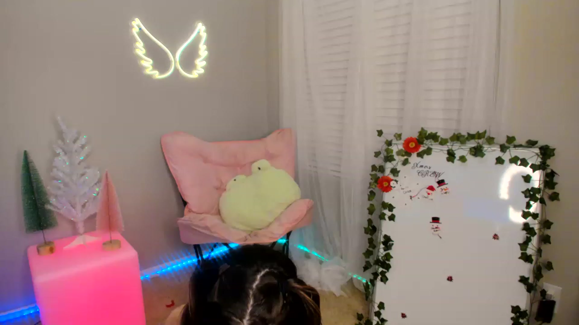 Gallery image thumbnail from Aprilxxo's myfreecams stream on, 12/03/2022, 06:34 image 20 of 20