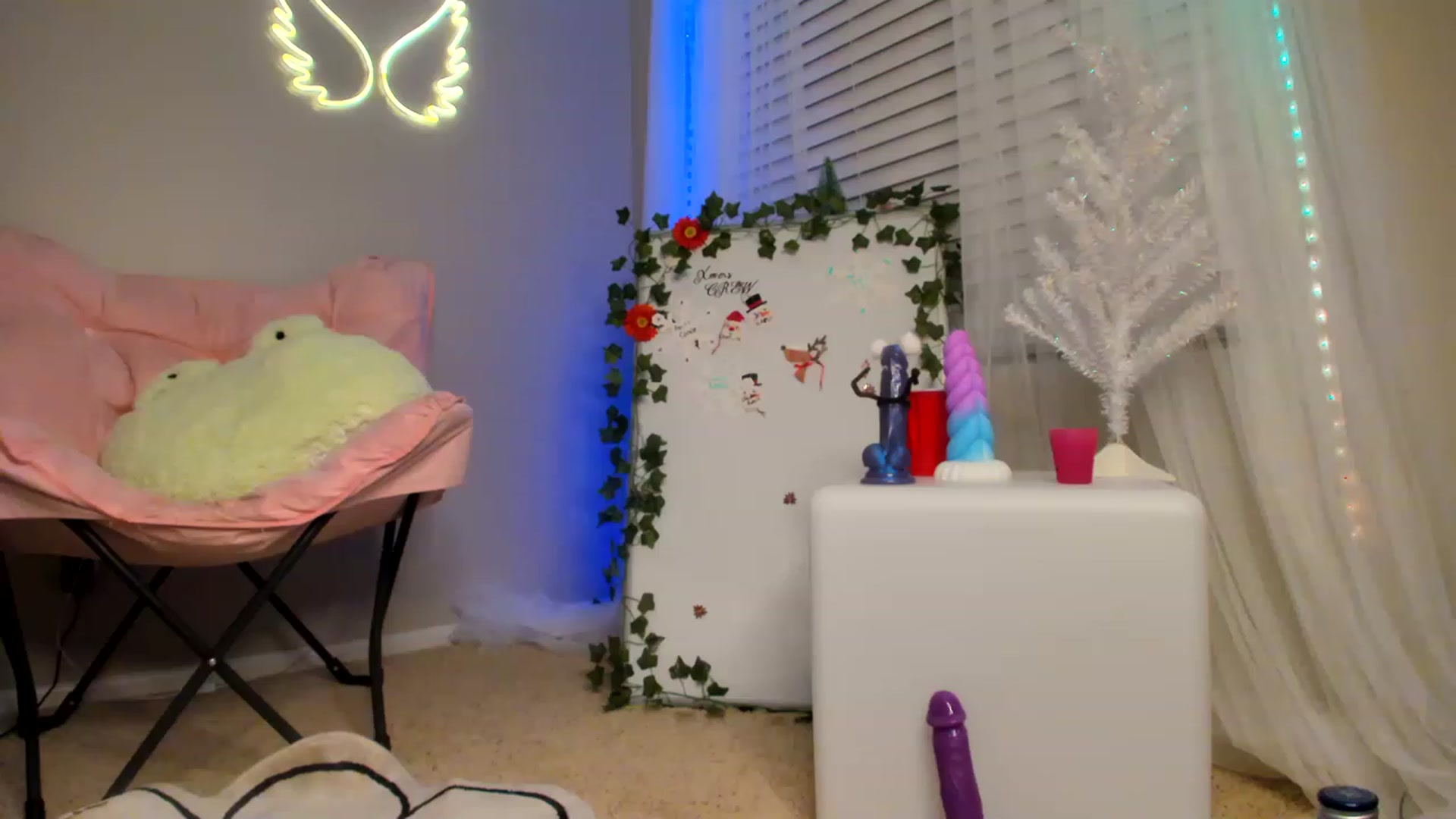 Gallery image thumbnail from Aprilxxo's myfreecams stream on, 12/07/2022, 07:05 image 20 of 20