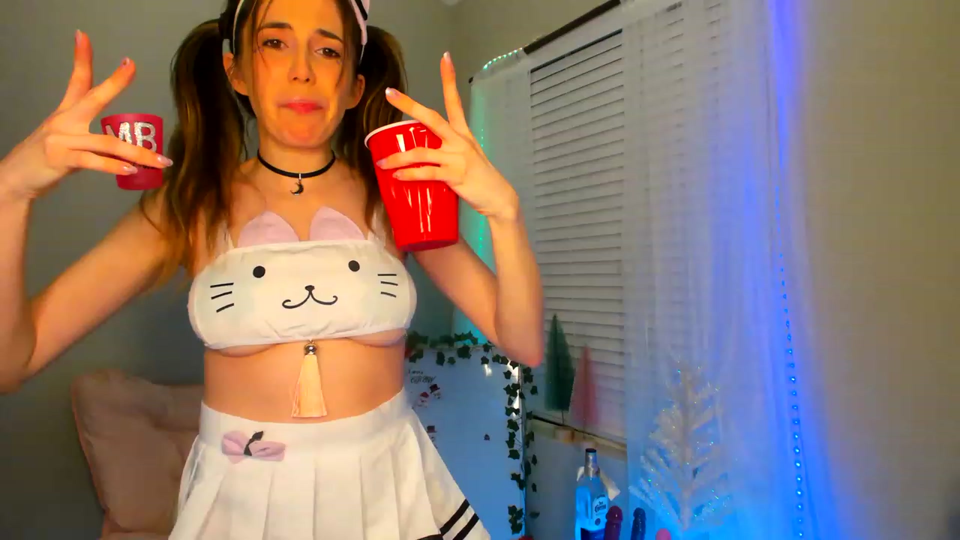 Gallery image thumbnail from Aprilxxo's myfreecams stream on, 12/07/2022, 07:05 image 5 of 20