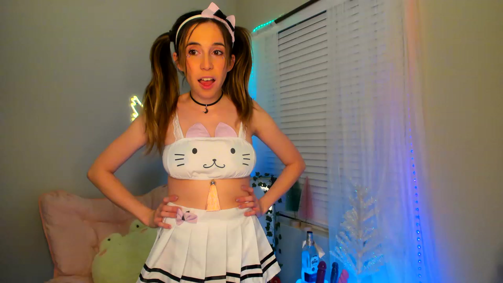 Gallery image thumbnail from Aprilxxo's myfreecams stream on, 12/07/2022, 07:05 image 4 of 20