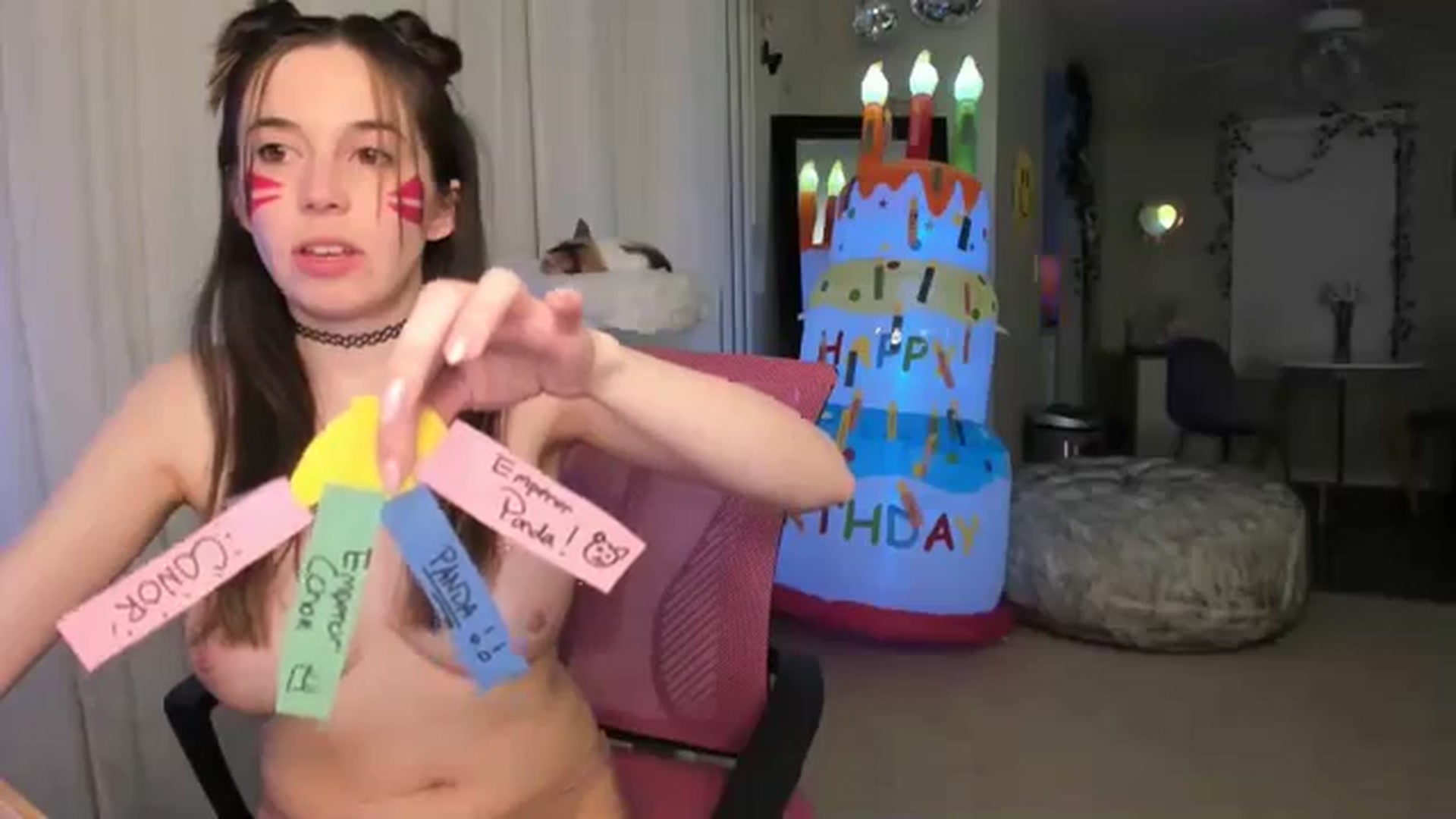 Gallery image thumbnail from Aprilxxo's myfreecams stream on, 04/12/2024, 06:16 image 5 of 20