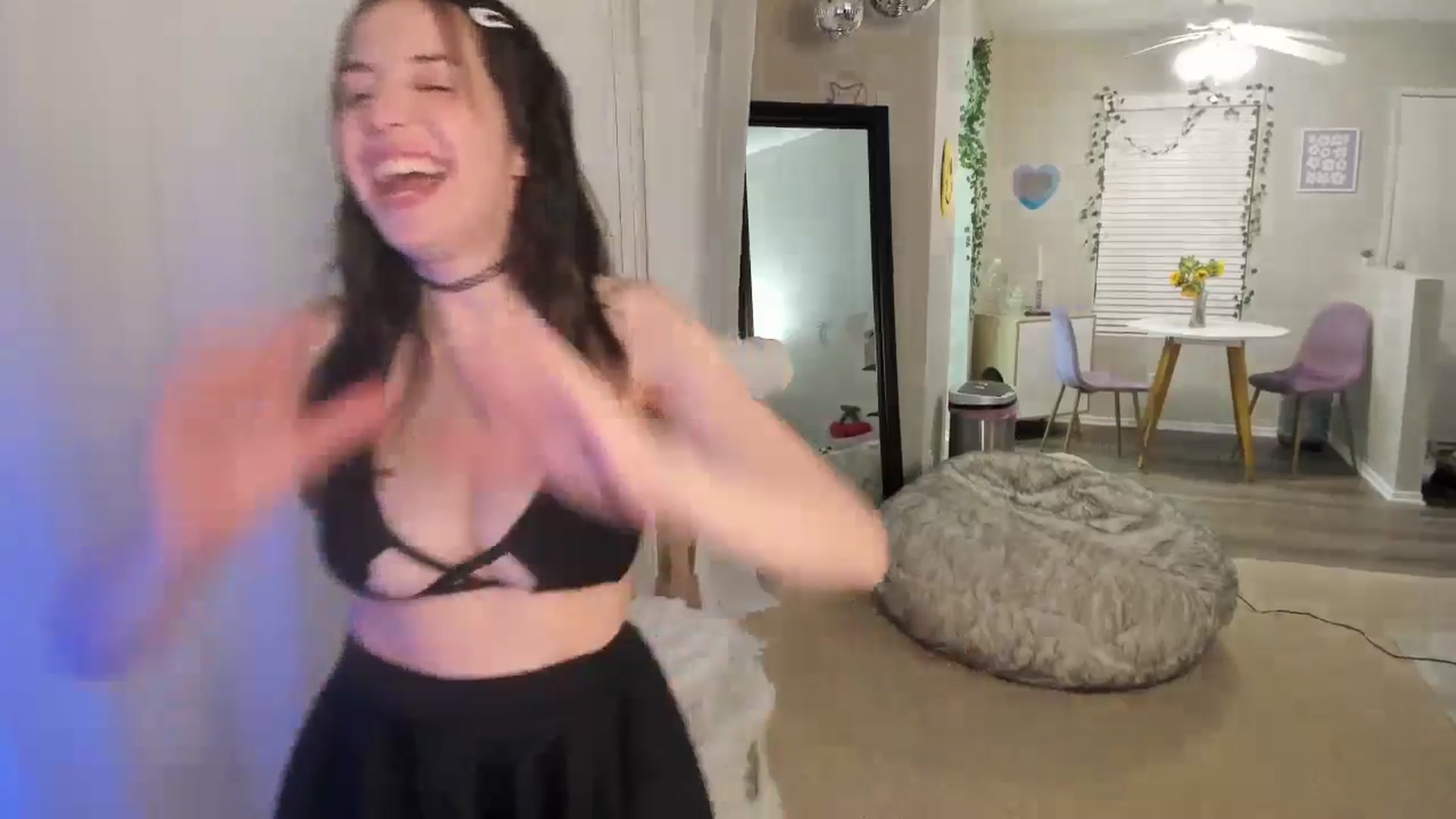 Gallery image thumbnail from Aprilxxo's myfreecams stream on, 07/20/2024, 05:23 image 9 of 20