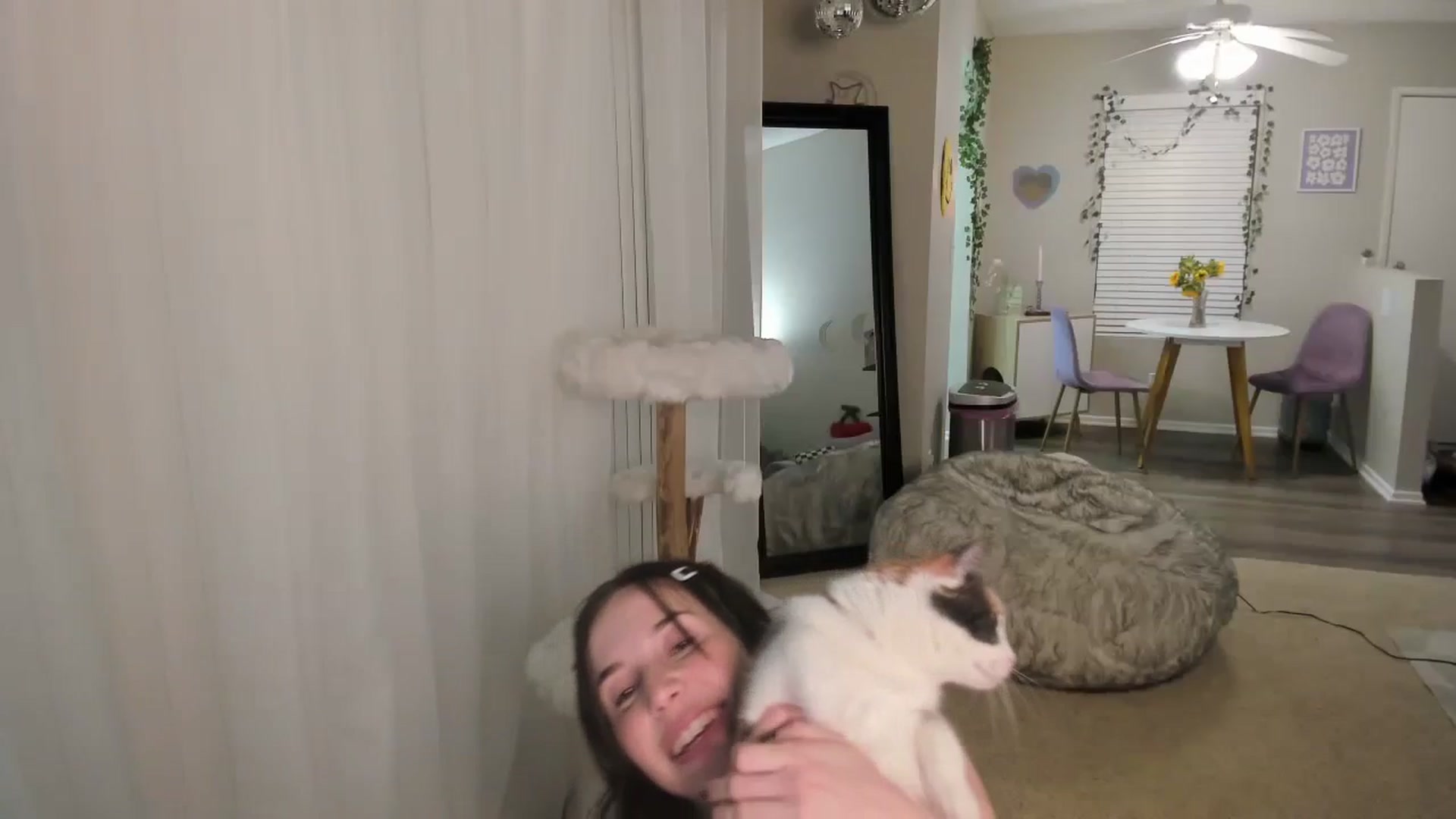 Gallery image thumbnail from Aprilxxo's myfreecams stream on, 07/20/2024, 05:23 image 6 of 20