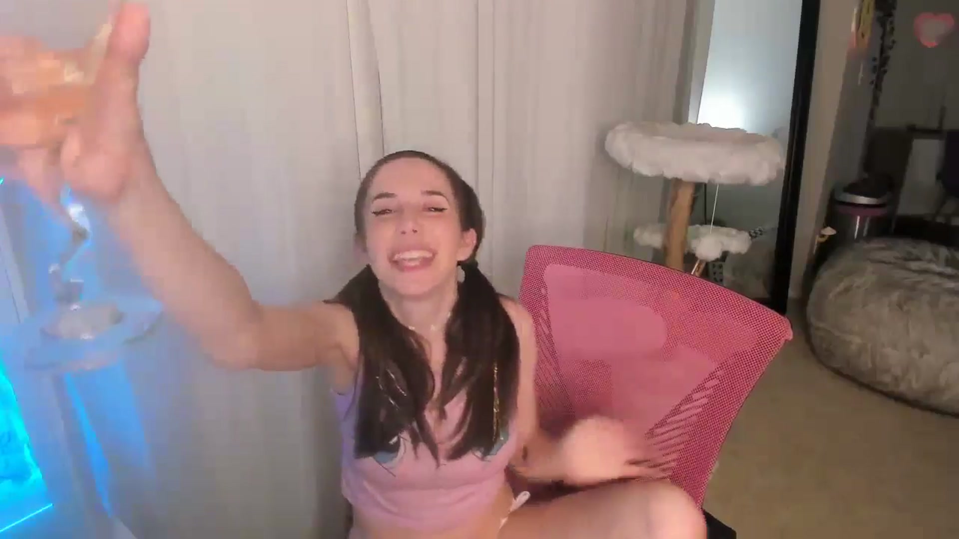 Gallery image thumbnail from Aprilxxo's myfreecams stream on, 08/28/2024, 04:20 image 16 of 20