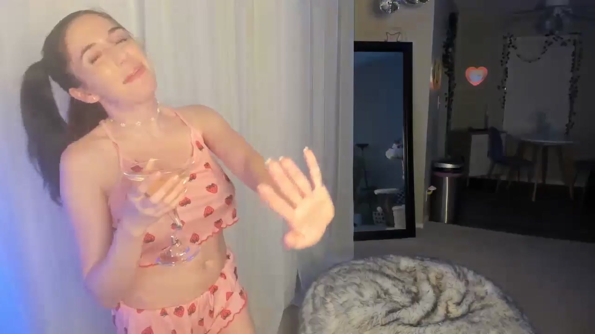 Gallery image thumbnail from Aprilxxo's myfreecams stream on, 08/30/2024, 05:12 image 3 of 20