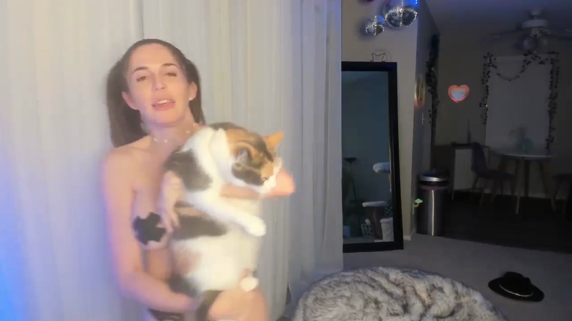 Gallery image thumbnail from Aprilxxo's myfreecams stream on, 08/30/2024, 05:41 image 7 of 20