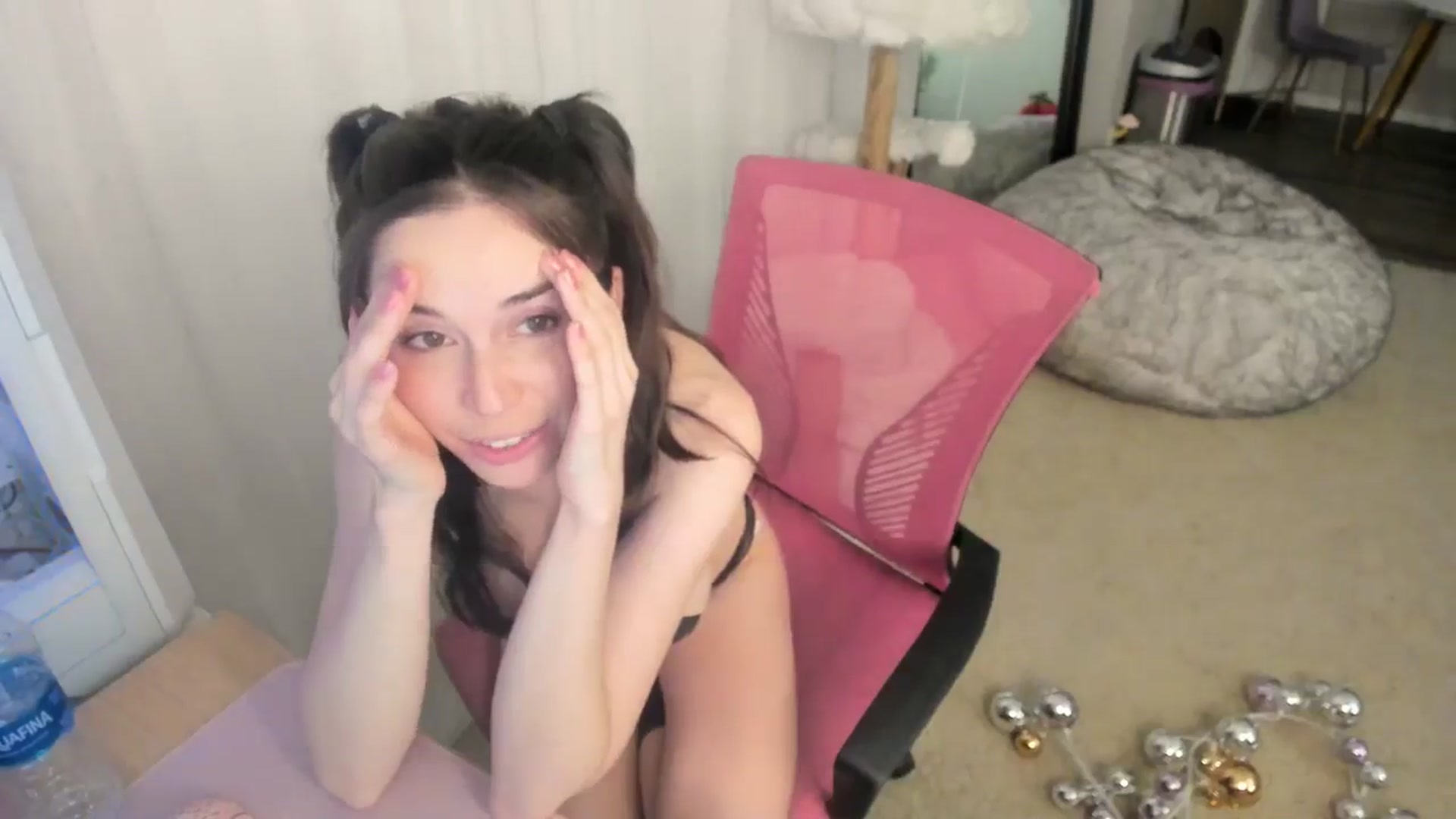 Gallery image thumbnail from Aprilxxo's myfreecams stream on, 09/21/2024, 06:15 image 13 of 20