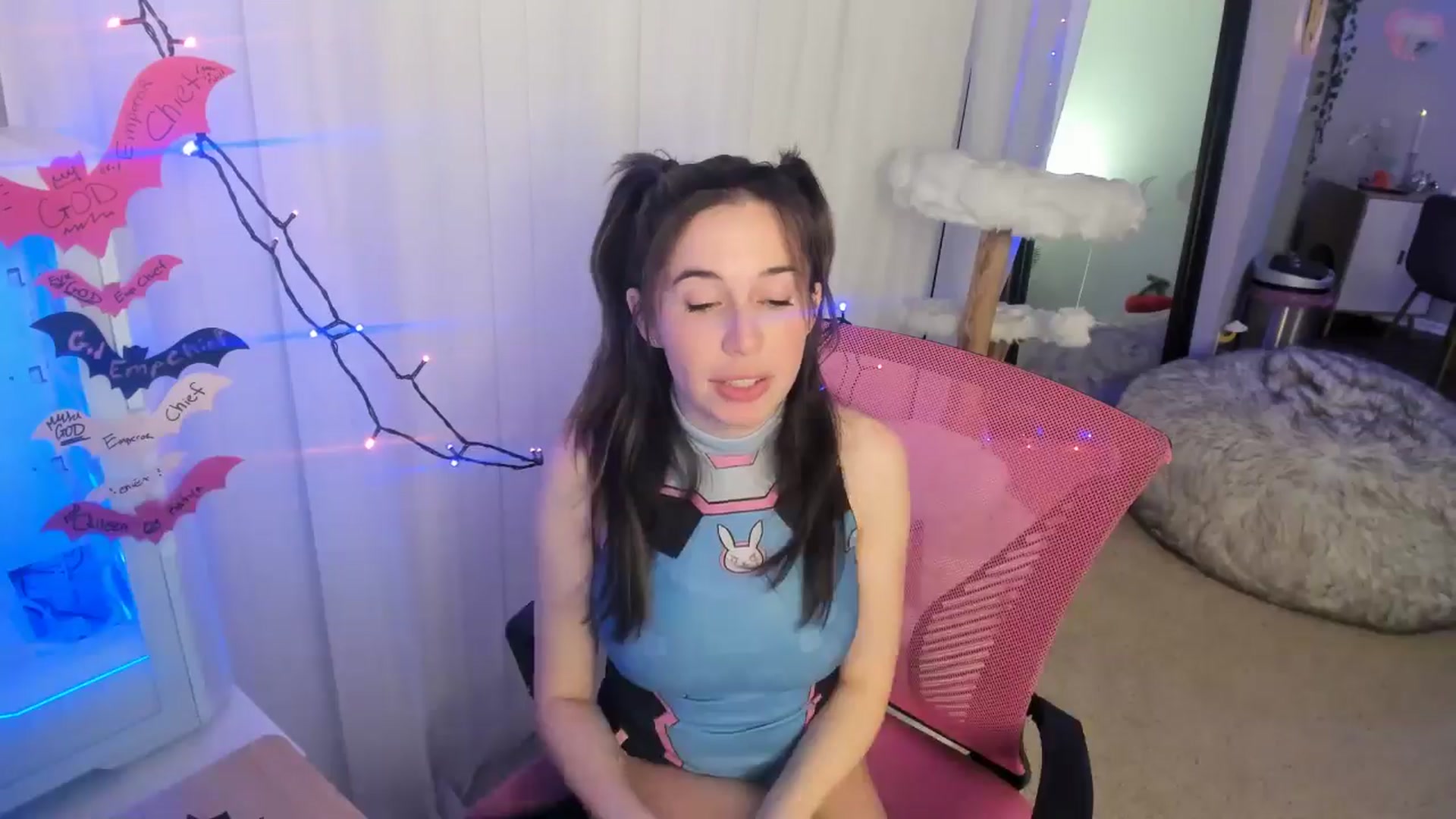 Gallery image thumbnail from Aprilxxo's myfreecams stream on, 10/16/2024, 05:53 image 15 of 20