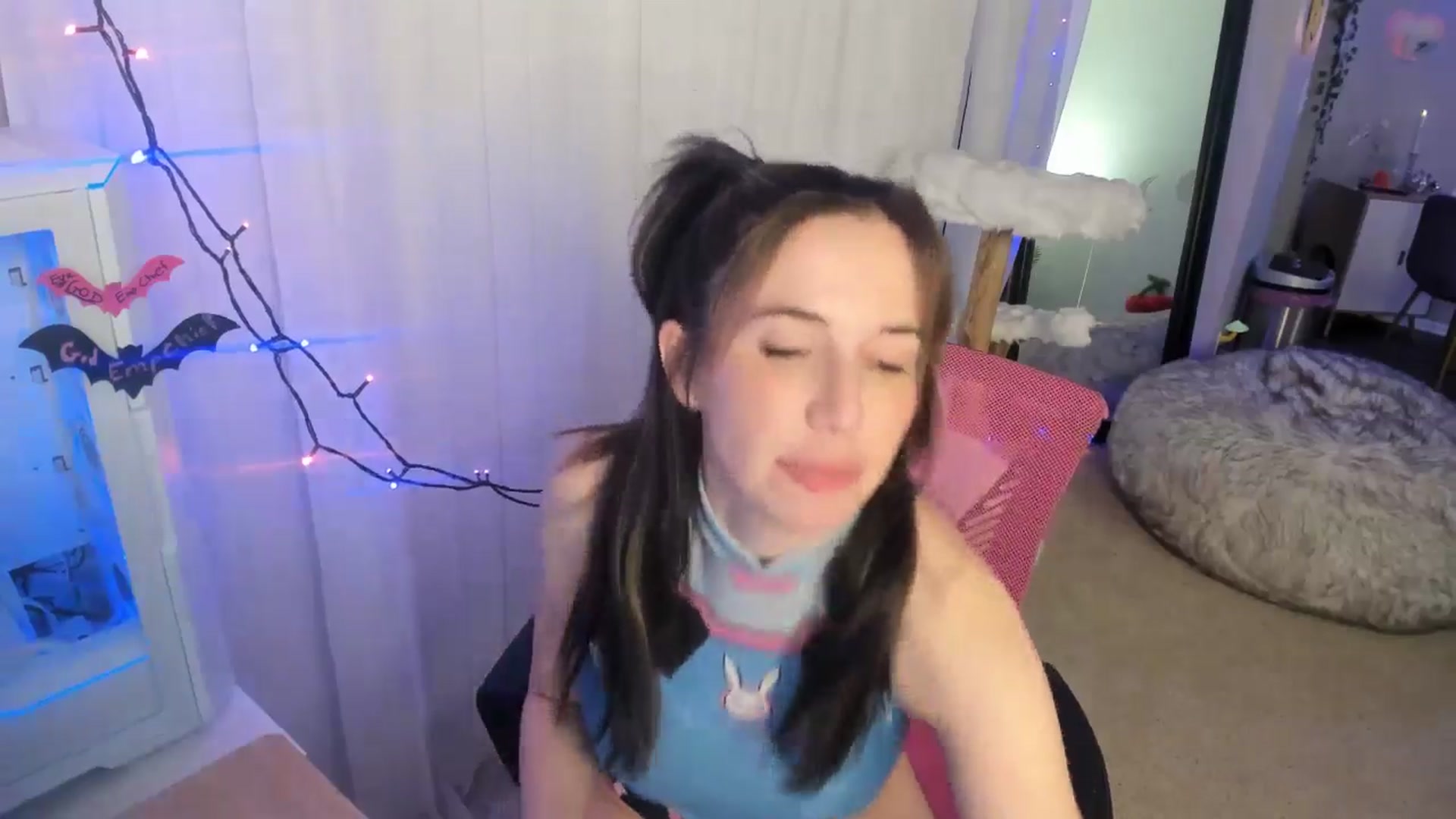Gallery image thumbnail from Aprilxxo's myfreecams stream on, 10/16/2024, 05:53 image 3 of 20