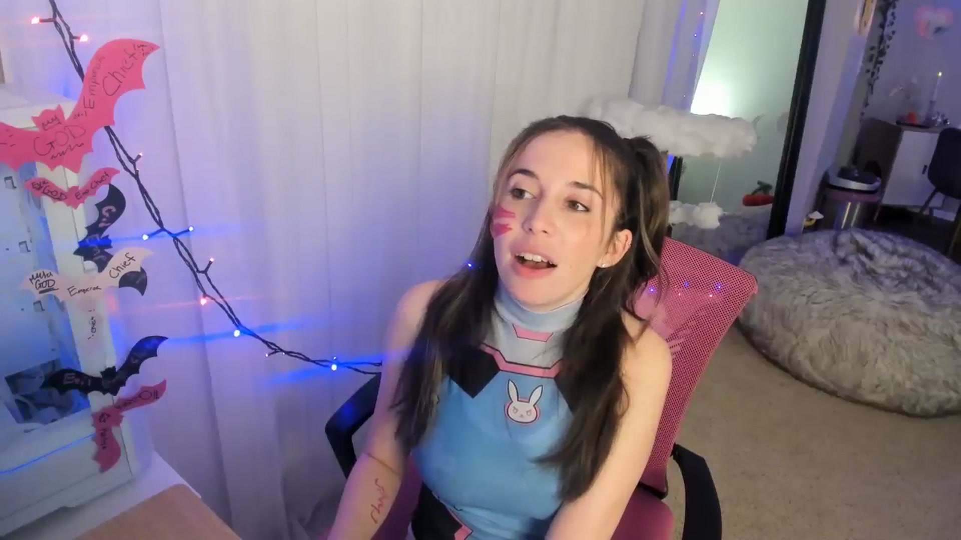 Gallery image thumbnail from Aprilxxo's myfreecams stream on, 10/16/2024, 06:32 image 8 of 20