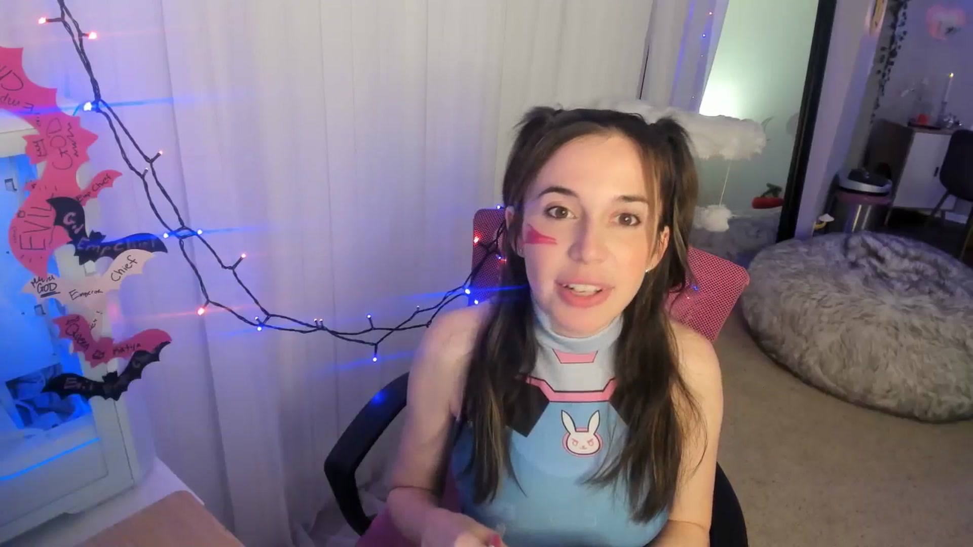 Gallery image thumbnail from Aprilxxo's myfreecams stream on, 10/16/2024, 06:32 image 3 of 20