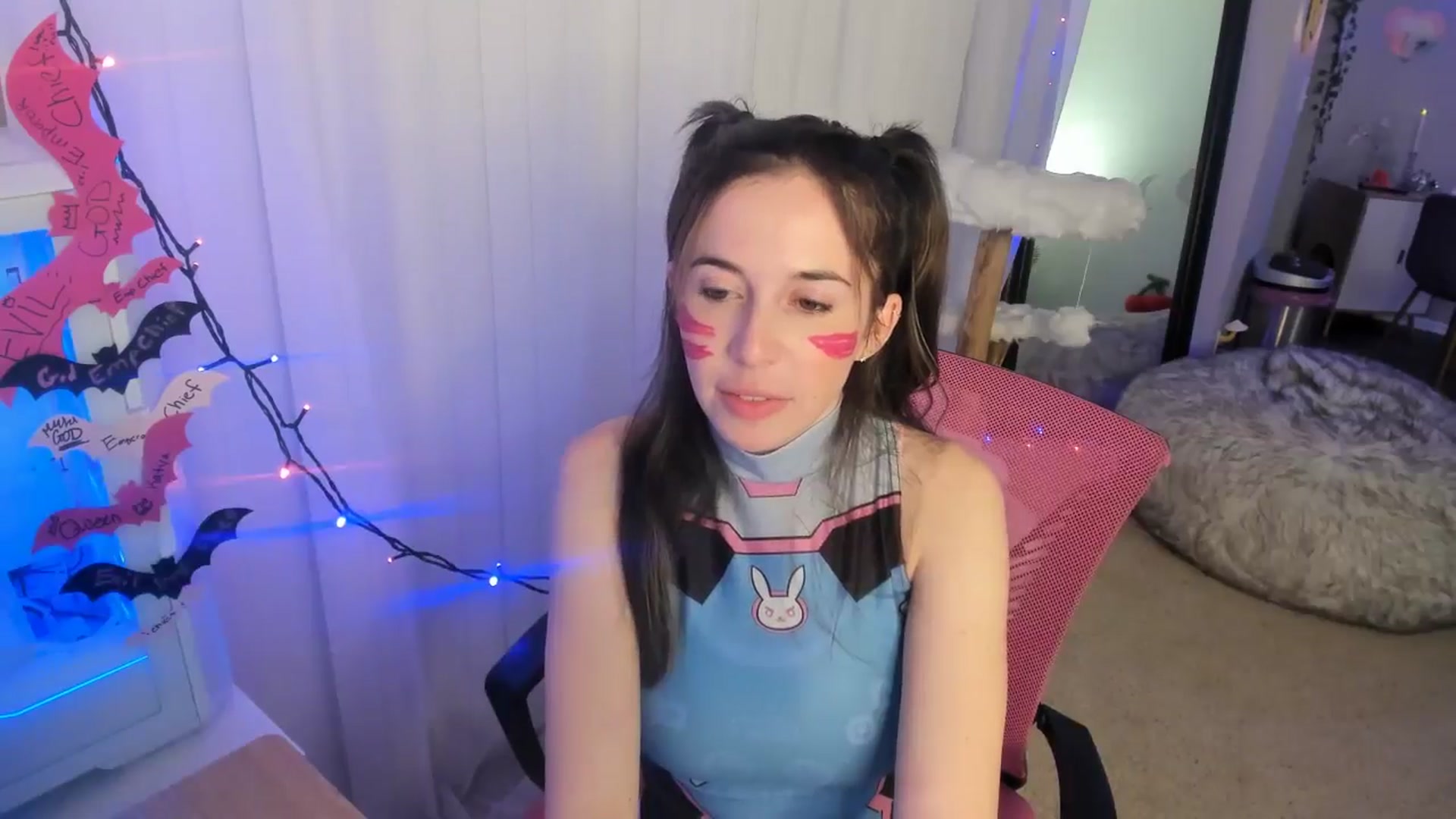 Gallery image thumbnail from Aprilxxo's myfreecams stream on, 10/16/2024, 06:32 image 12 of 20