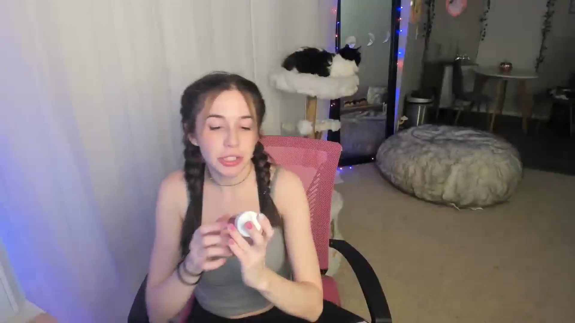 Gallery image thumbnail from Aprilxxo's myfreecams stream on, 11/14/2024, 06:54 image 7 of 20