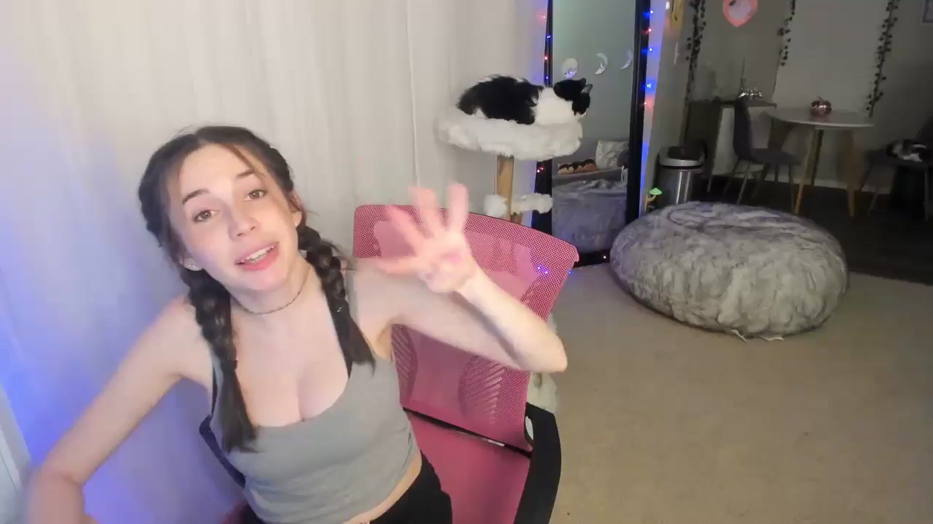 Gallery image thumbnail from Aprilxxo's myfreecams stream on, 11/14/2024, 06:54 image 4 of 20