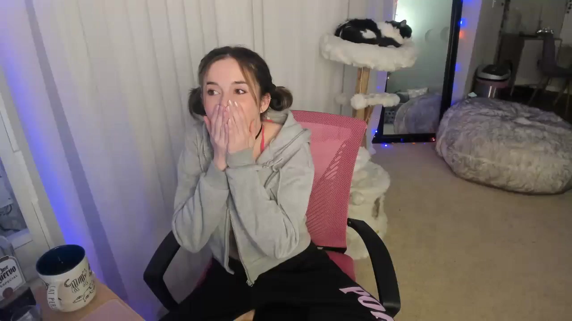 Gallery image thumbnail from Aprilxxo's myfreecams stream on, 11/16/2024, 06:49 image 6 of 20