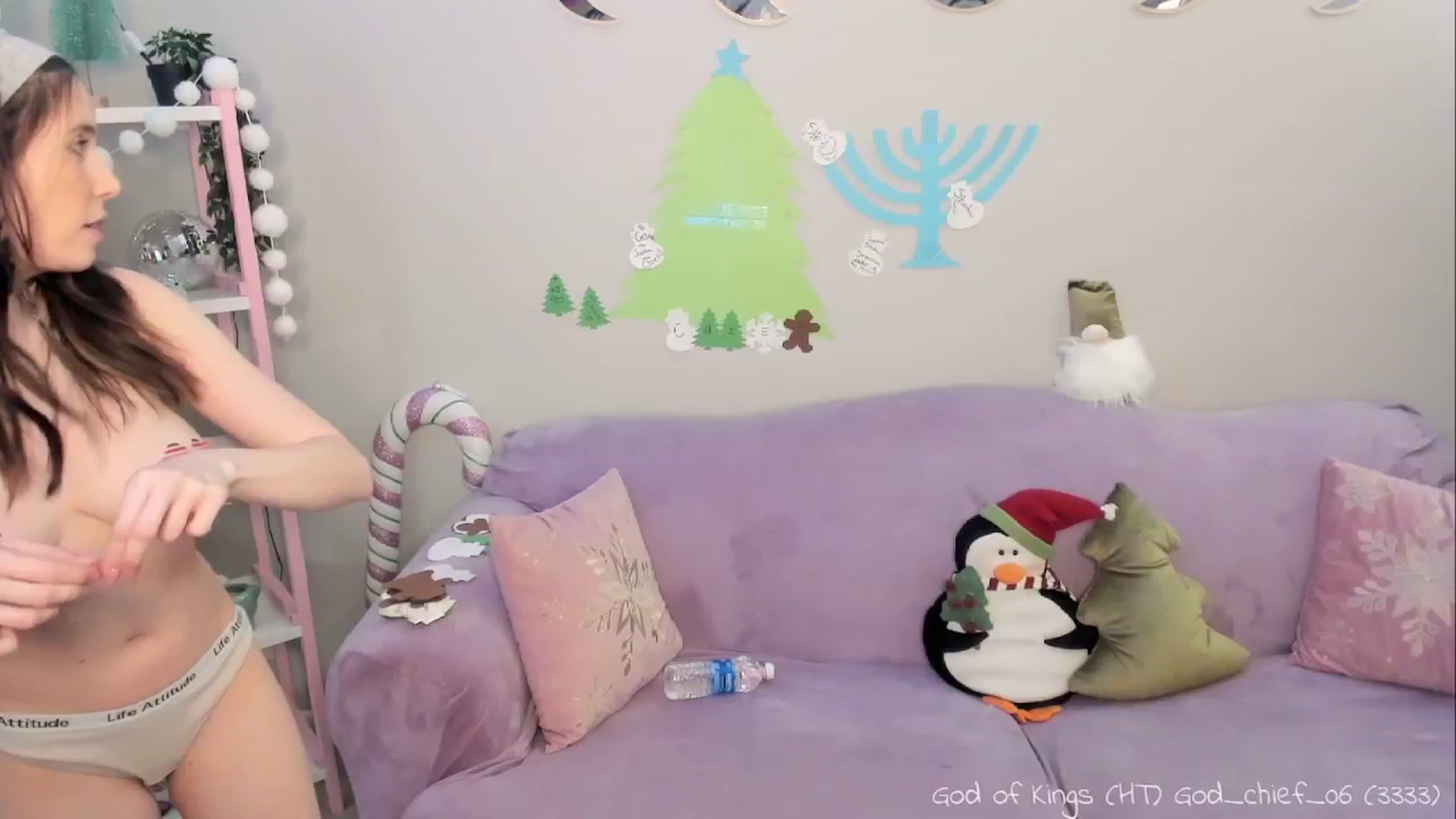 Gallery image thumbnail from Aprilxxo's myfreecams stream on, 12/19/2024, 06:21 image 17 of 20