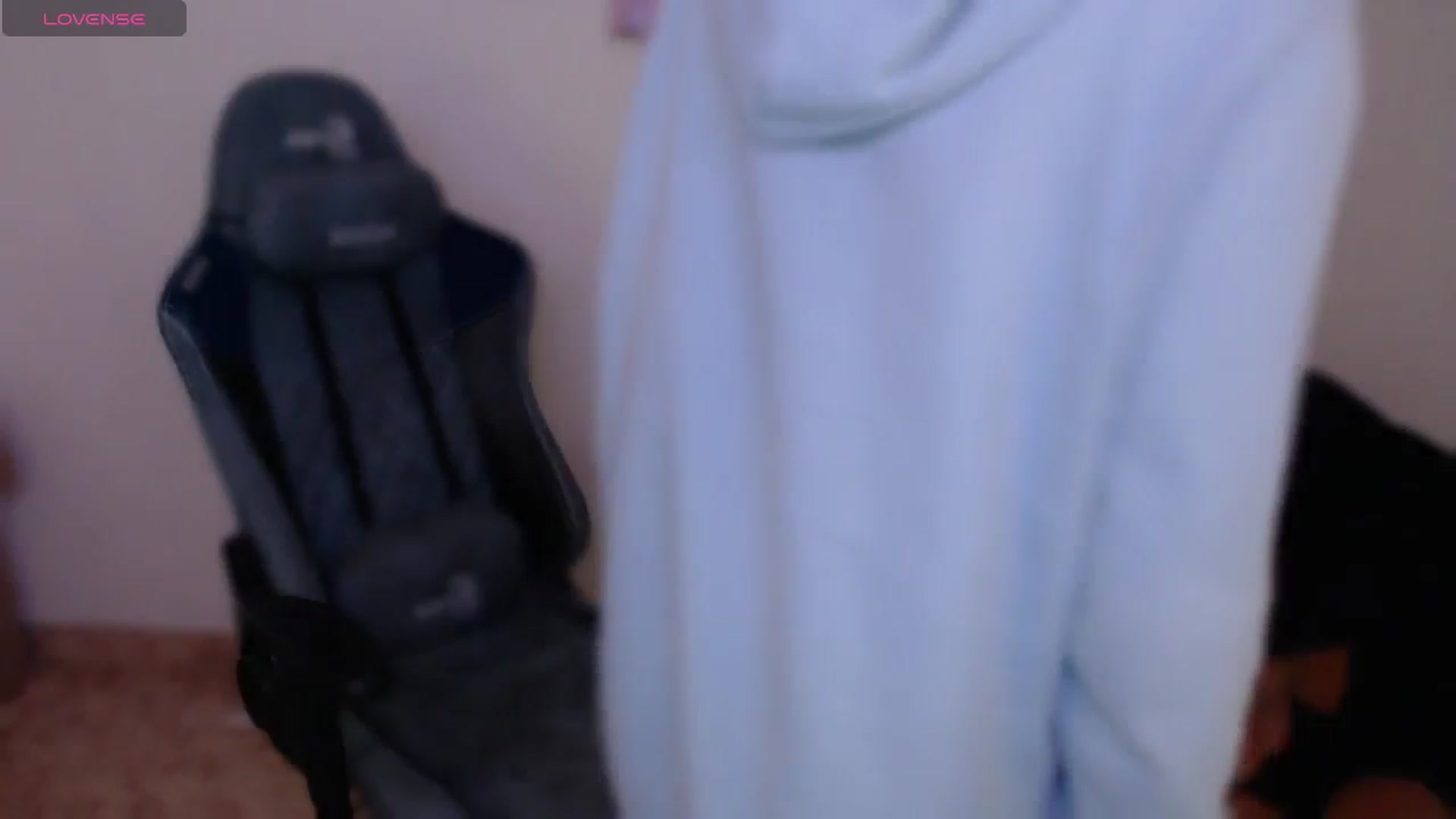 Gallery image thumbnail from Aqua_emilly's myfreecams stream on, 07/29/2024, 01:26 image 19 of 20