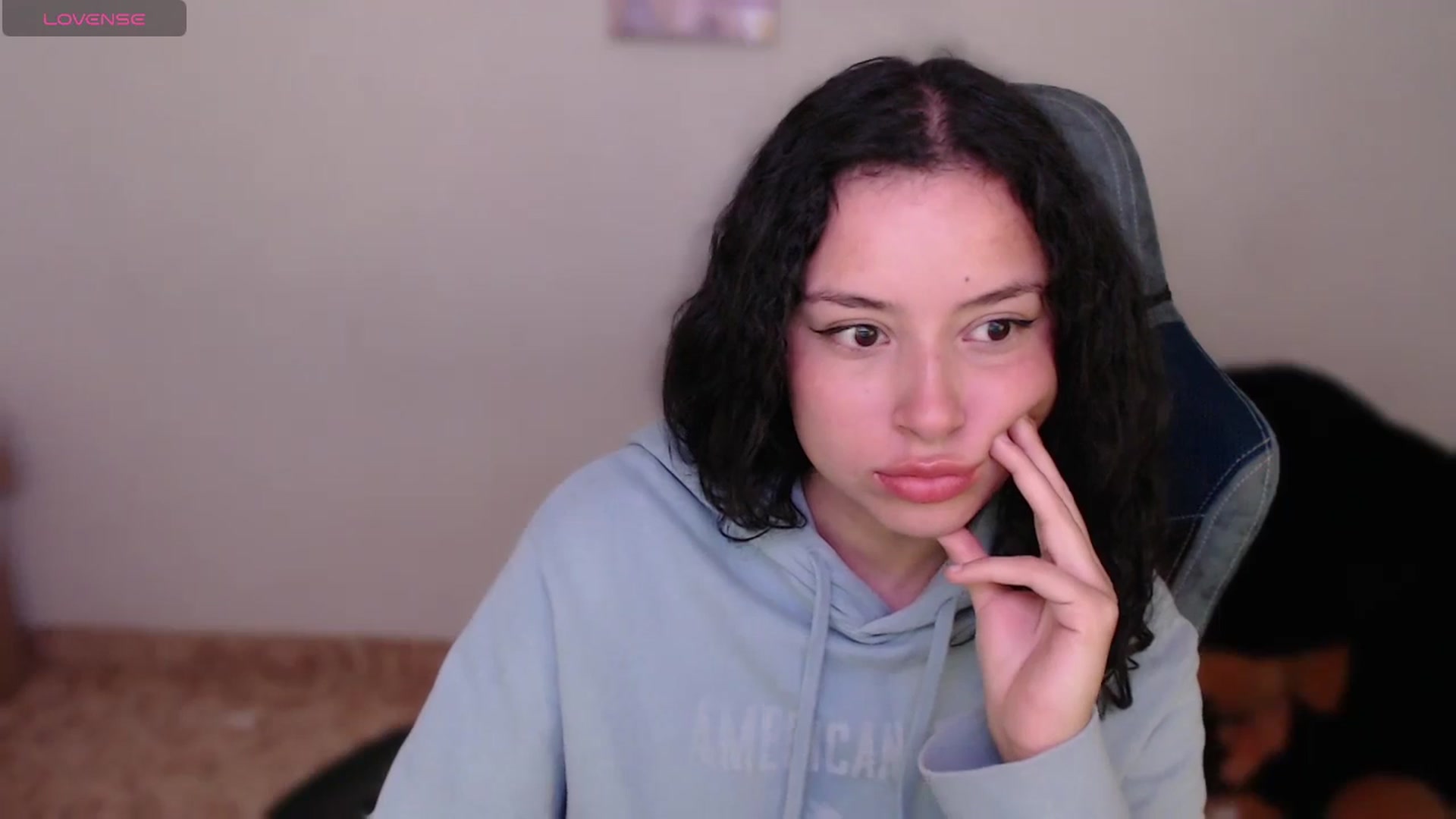 Gallery image thumbnail from Aqua_emilly's myfreecams stream on, 07/29/2024, 01:26 image 8 of 20