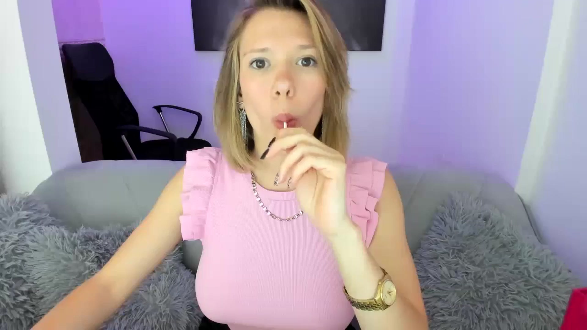 Gallery image thumbnail from Aquariuss's myfreecams stream on, 06/20/2024, 18:44 image 17 of 20