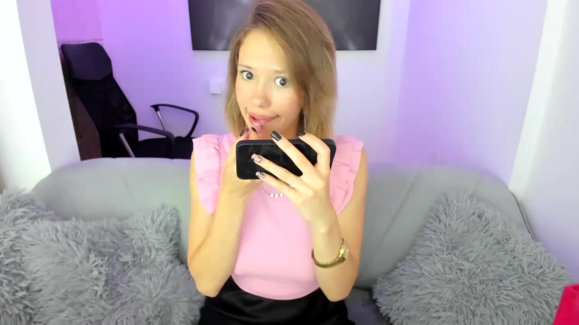Gallery image thumbnail from Aquariuss's myfreecams stream on, 06/20/2024, 18:44 image 6 of 20