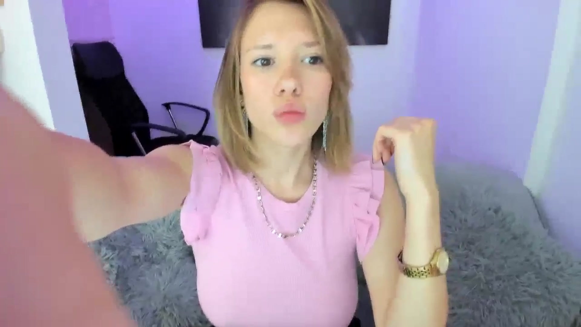 Gallery image thumbnail from Aquariuss's myfreecams stream on, 06/20/2024, 18:44 image 2 of 20