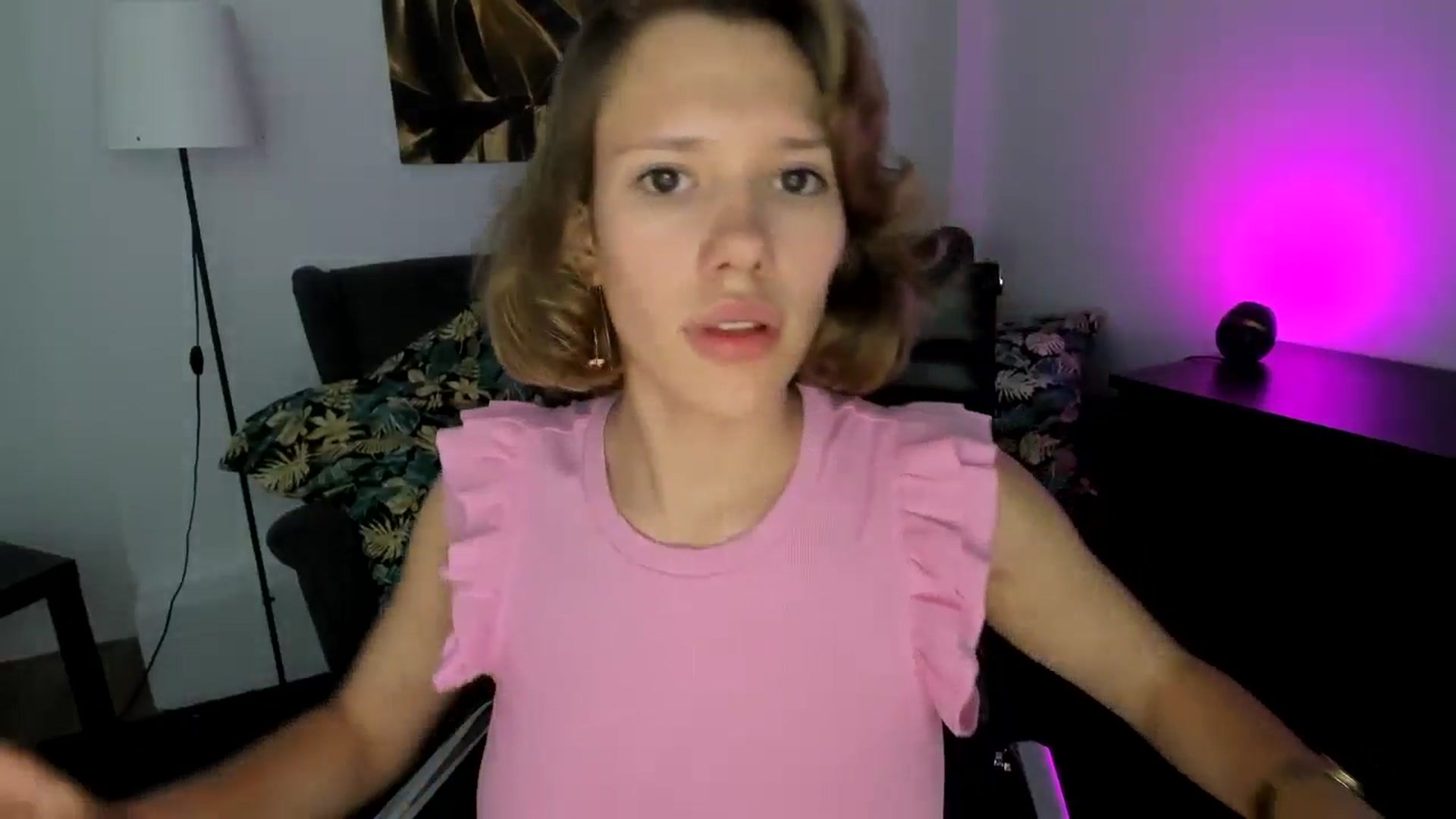Gallery image thumbnail from Aquariuss's myfreecams stream on, 06/27/2024, 14:48 image 2 of 20