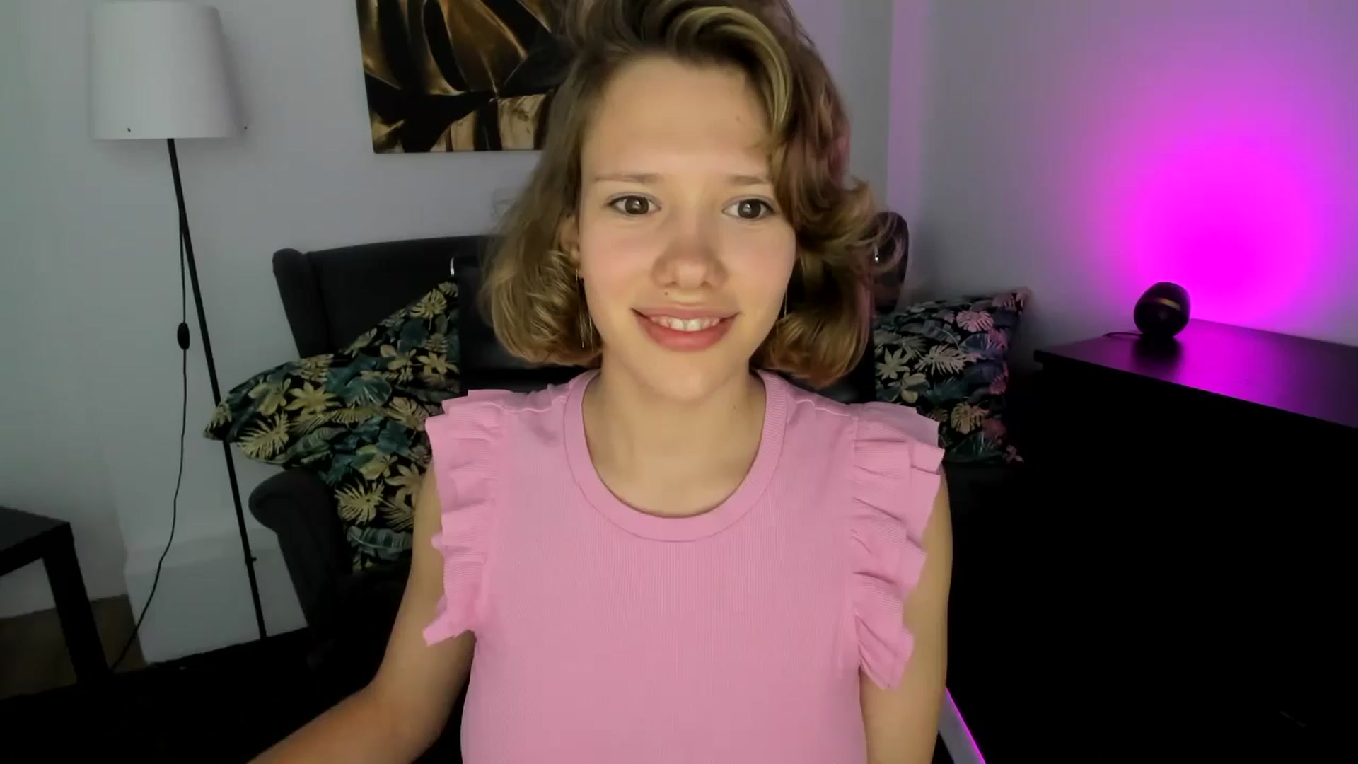 Gallery image thumbnail from Aquariuss's myfreecams stream on, 06/27/2024, 14:48 image 1 of 20