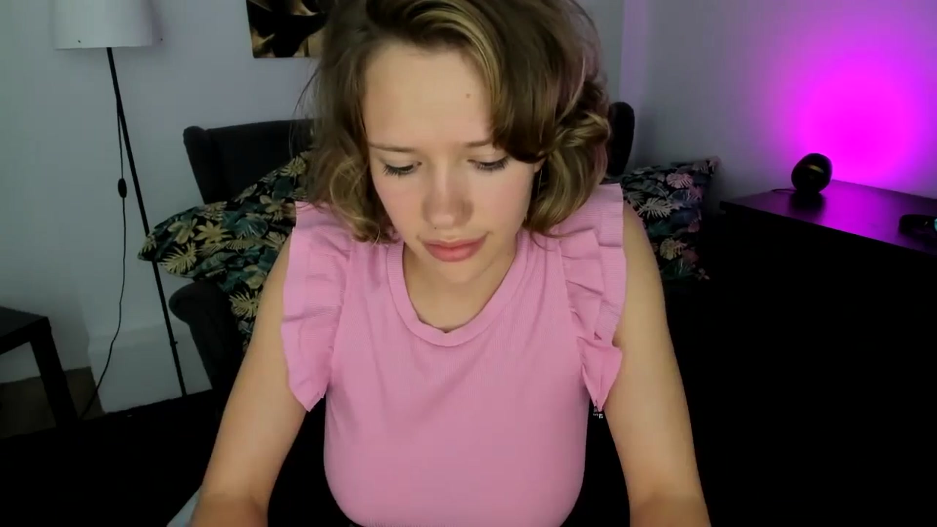Gallery image thumbnail from Aquariuss's myfreecams stream on, 06/27/2024, 15:58 image 6 of 20