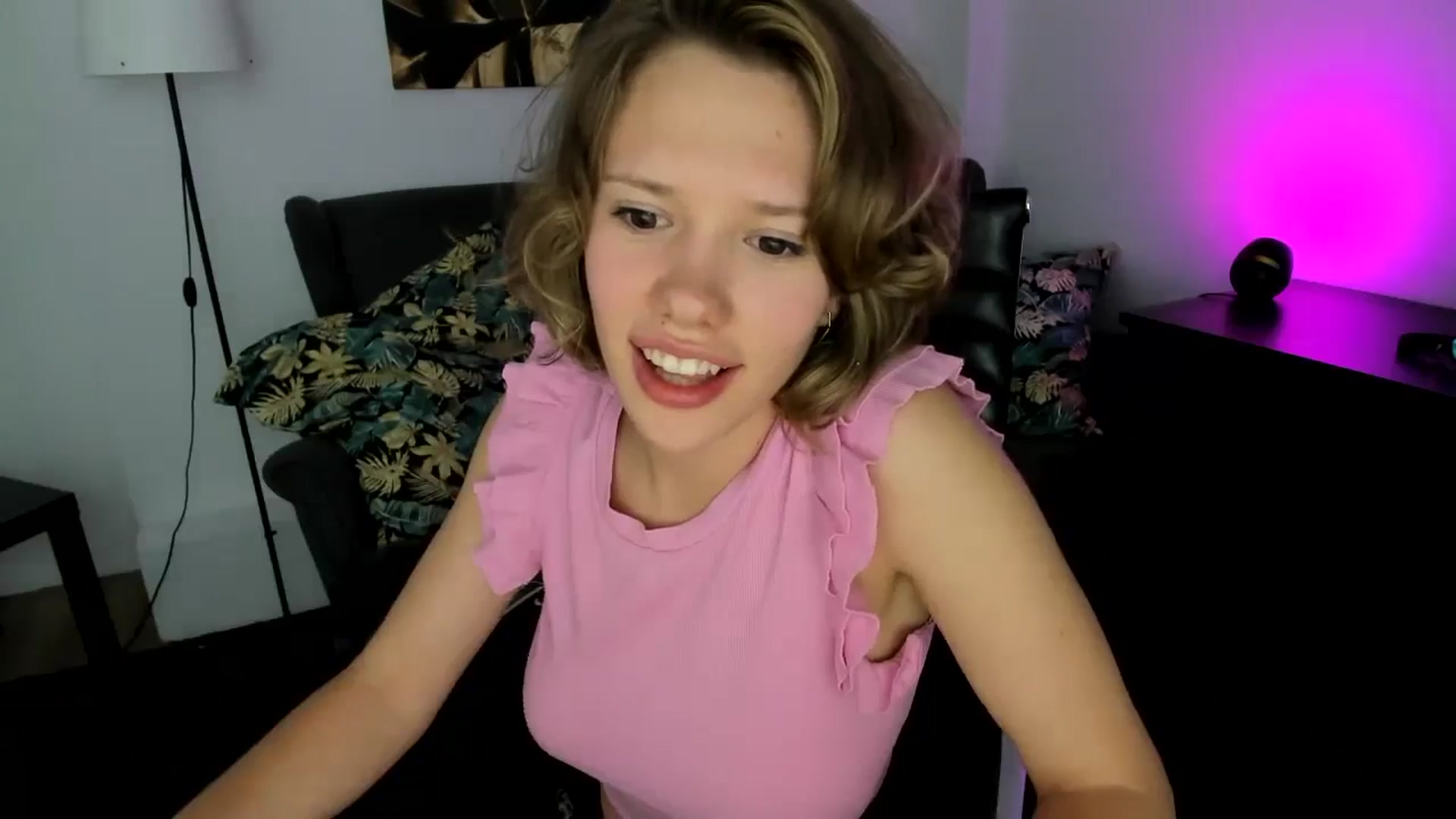 Gallery image thumbnail from Aquariuss's myfreecams stream on, 06/27/2024, 15:58 image 12 of 20