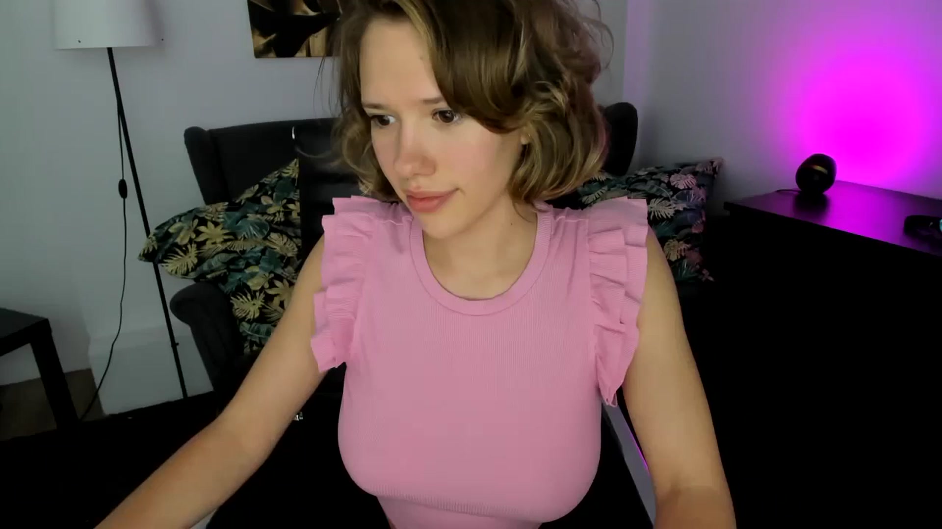 Gallery image thumbnail from Aquariuss's myfreecams stream on, 06/27/2024, 15:58 image 9 of 20