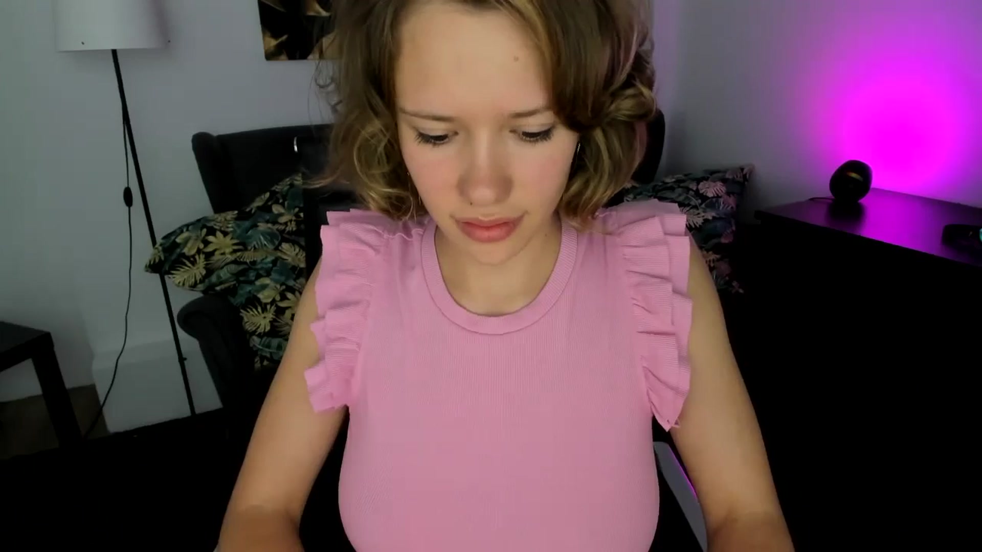 Gallery image thumbnail from Aquariuss's myfreecams stream on, 06/27/2024, 15:58 image 16 of 20