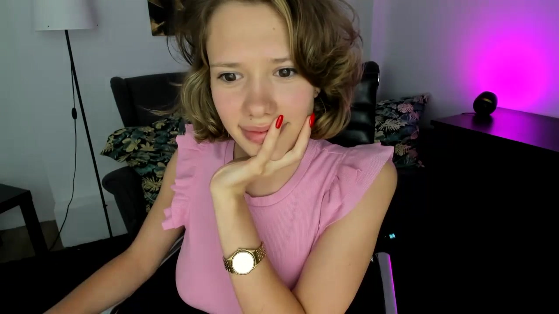 Gallery image thumbnail from Aquariuss's myfreecams stream on, 06/27/2024, 16:37 image 3 of 20