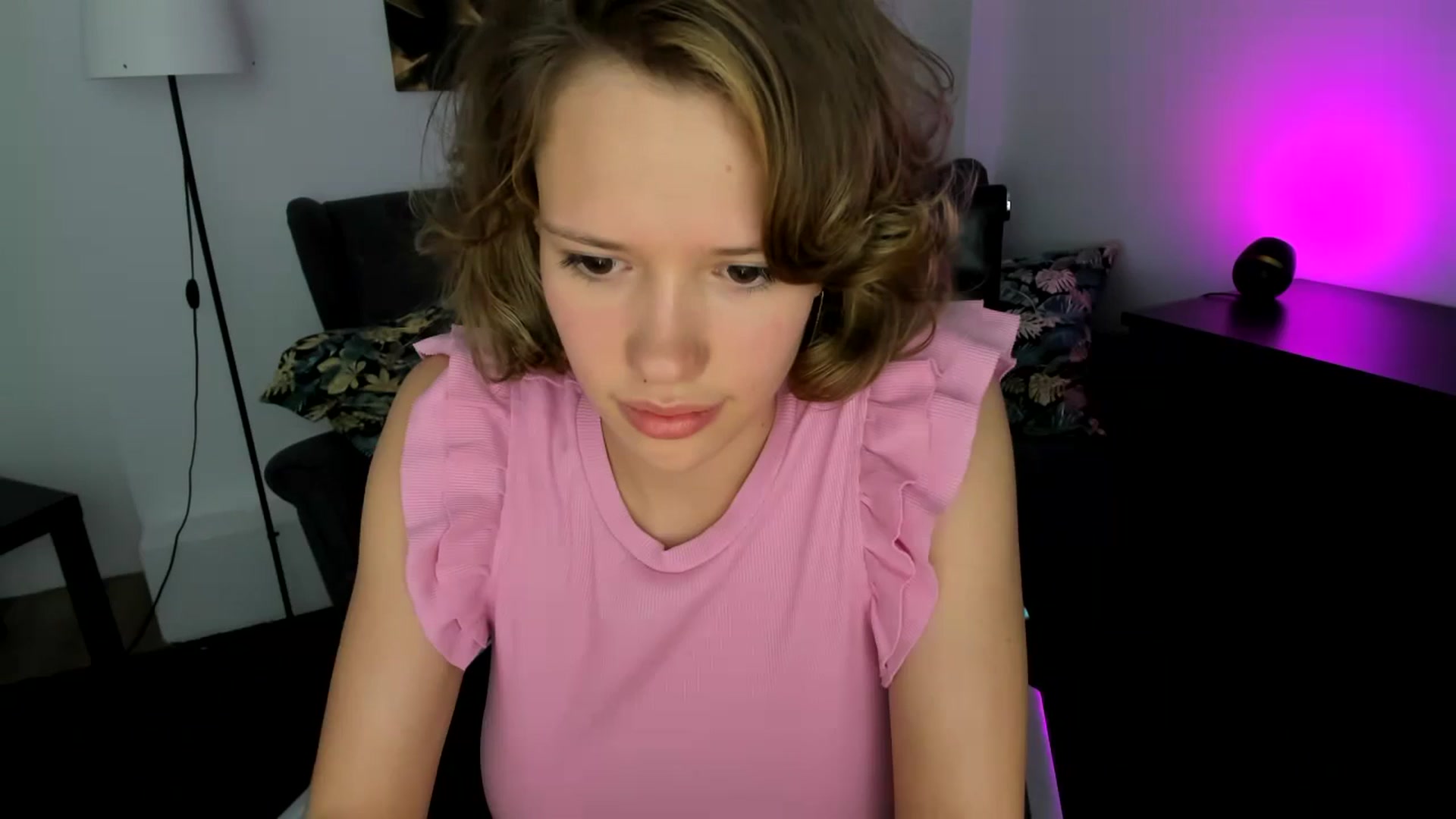 Gallery image thumbnail from Aquariuss's myfreecams stream on, 06/27/2024, 16:37 image 12 of 20