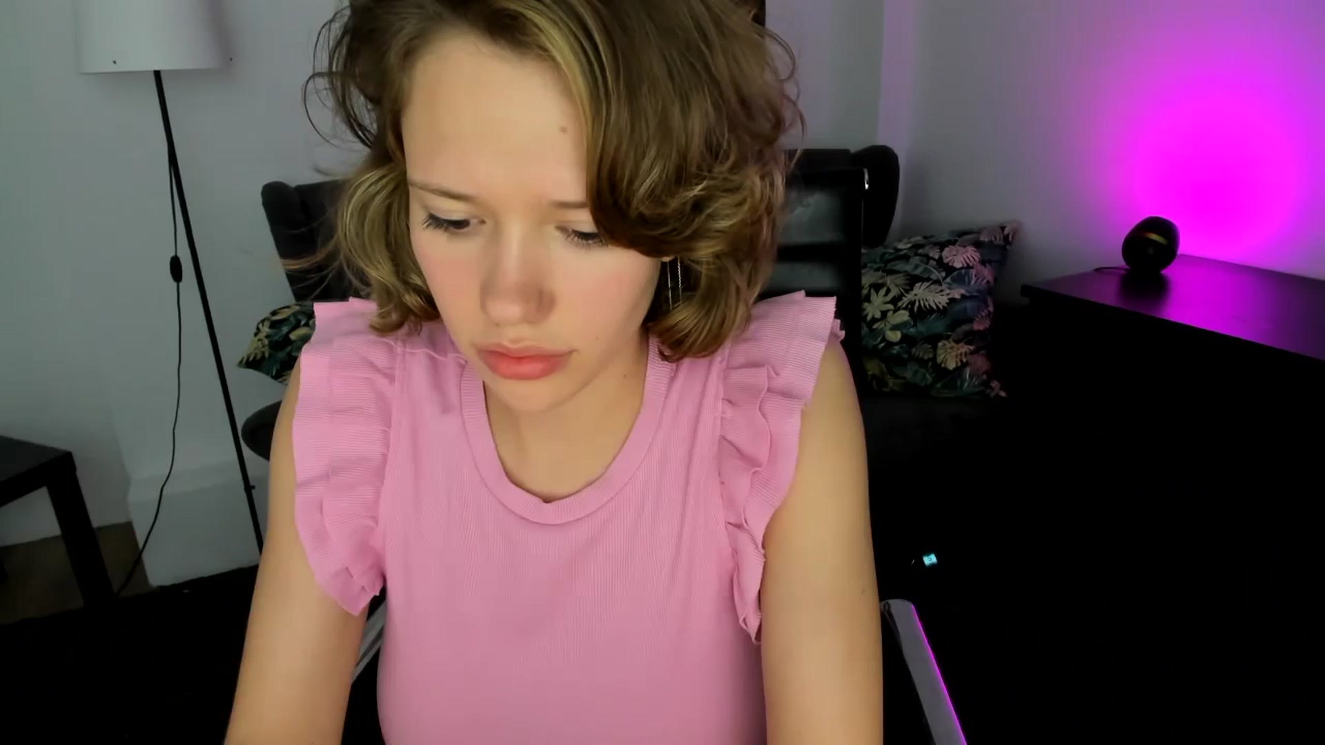 Gallery image thumbnail from Aquariuss's myfreecams stream on, 06/27/2024, 16:37 image 5 of 20