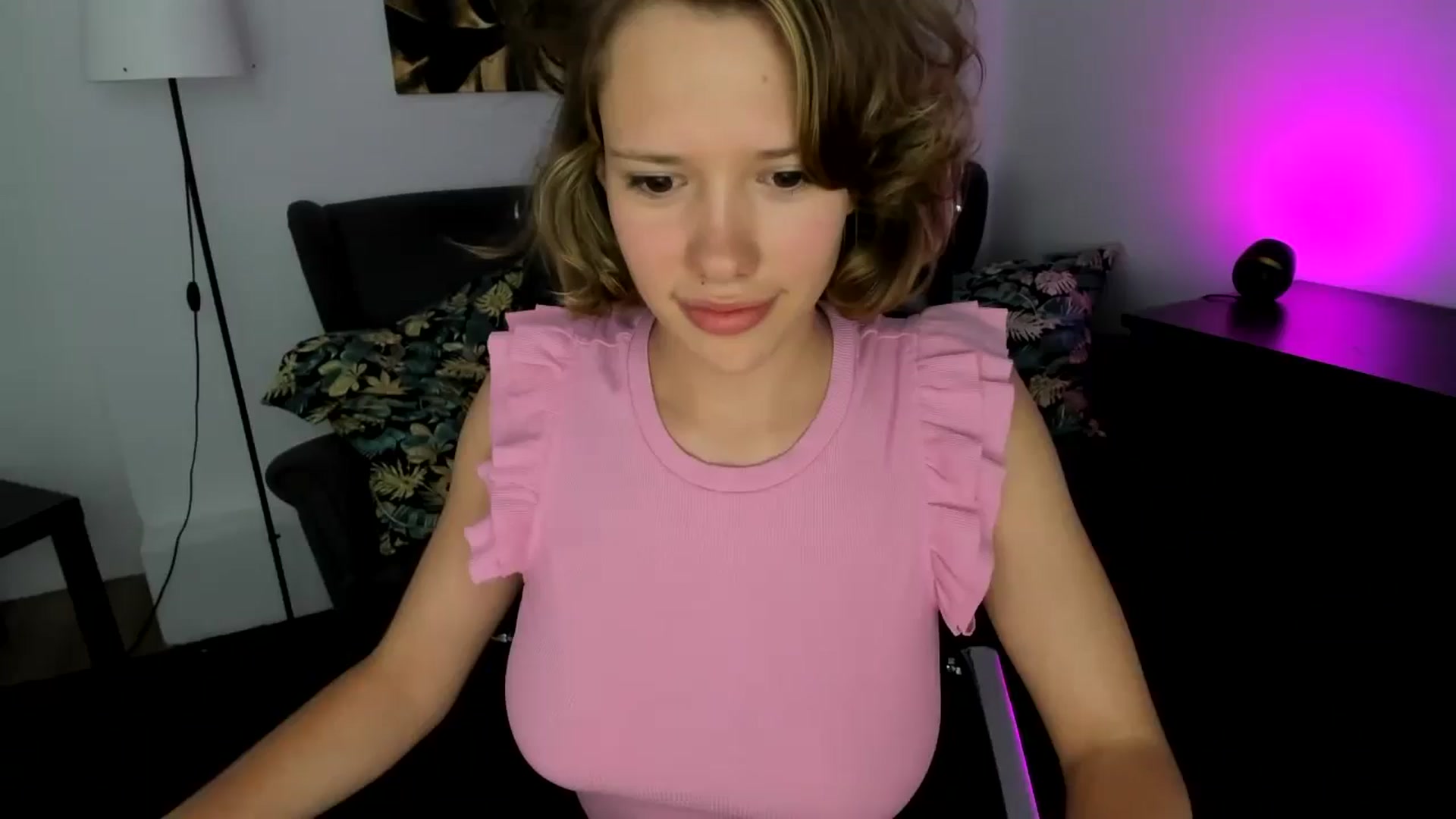 Gallery image thumbnail from Aquariuss's myfreecams stream on, 06/27/2024, 16:37 image 1 of 20