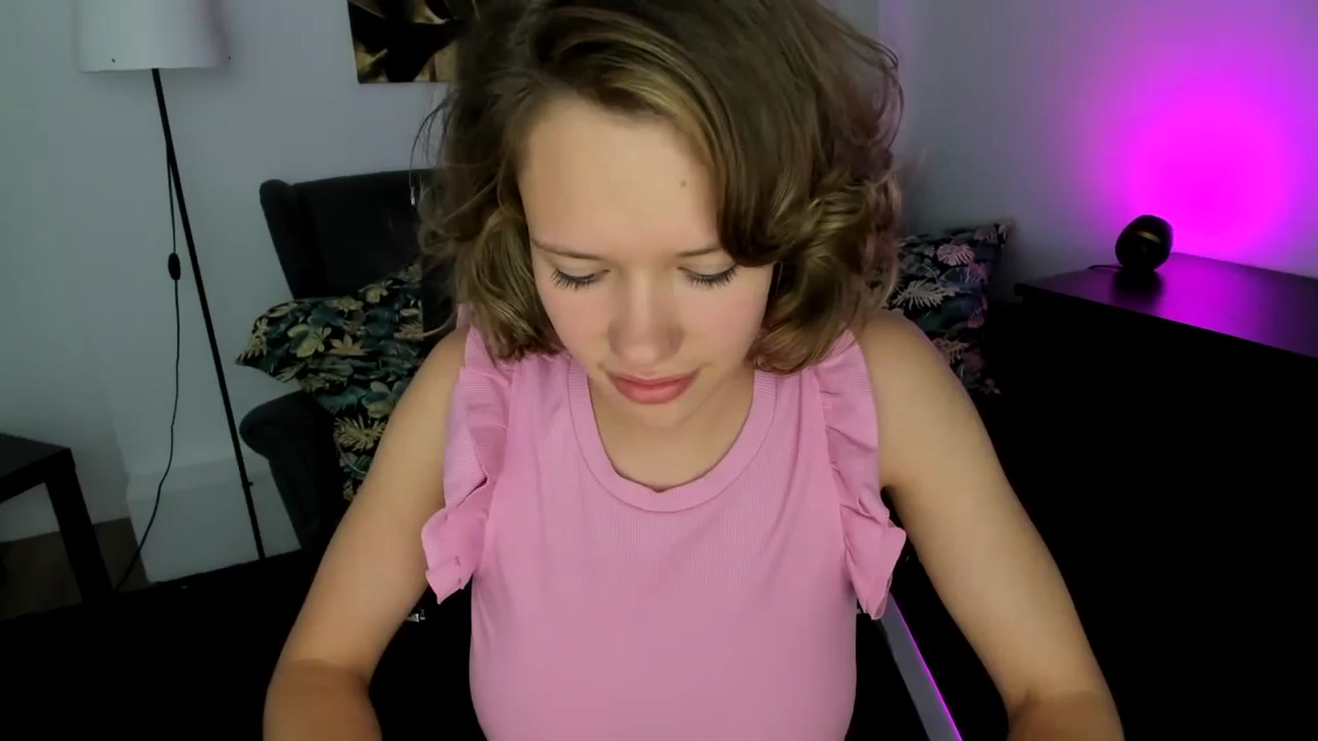 Gallery image thumbnail from Aquariuss's myfreecams stream on, 06/27/2024, 16:37 image 8 of 20