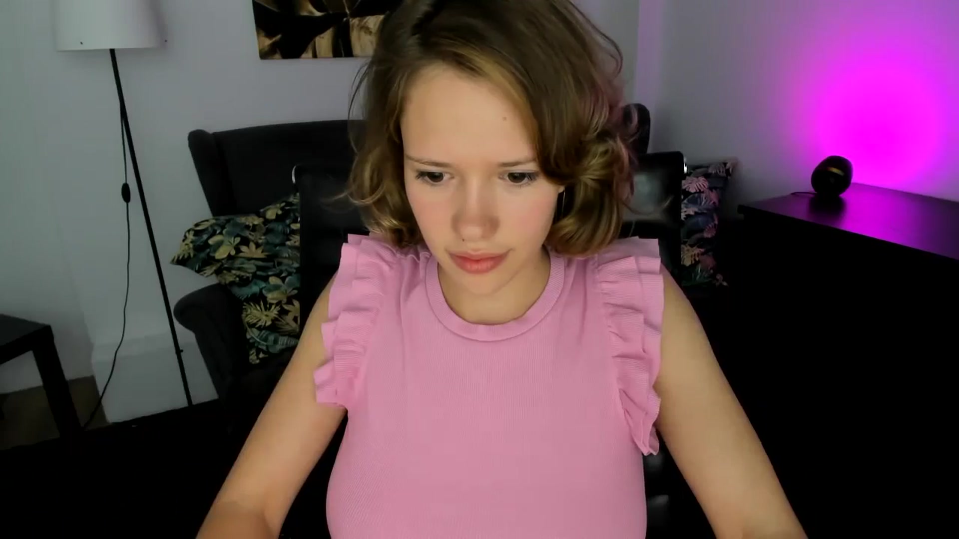 Gallery image thumbnail from Aquariuss's myfreecams stream on, 06/27/2024, 16:54 image 15 of 20