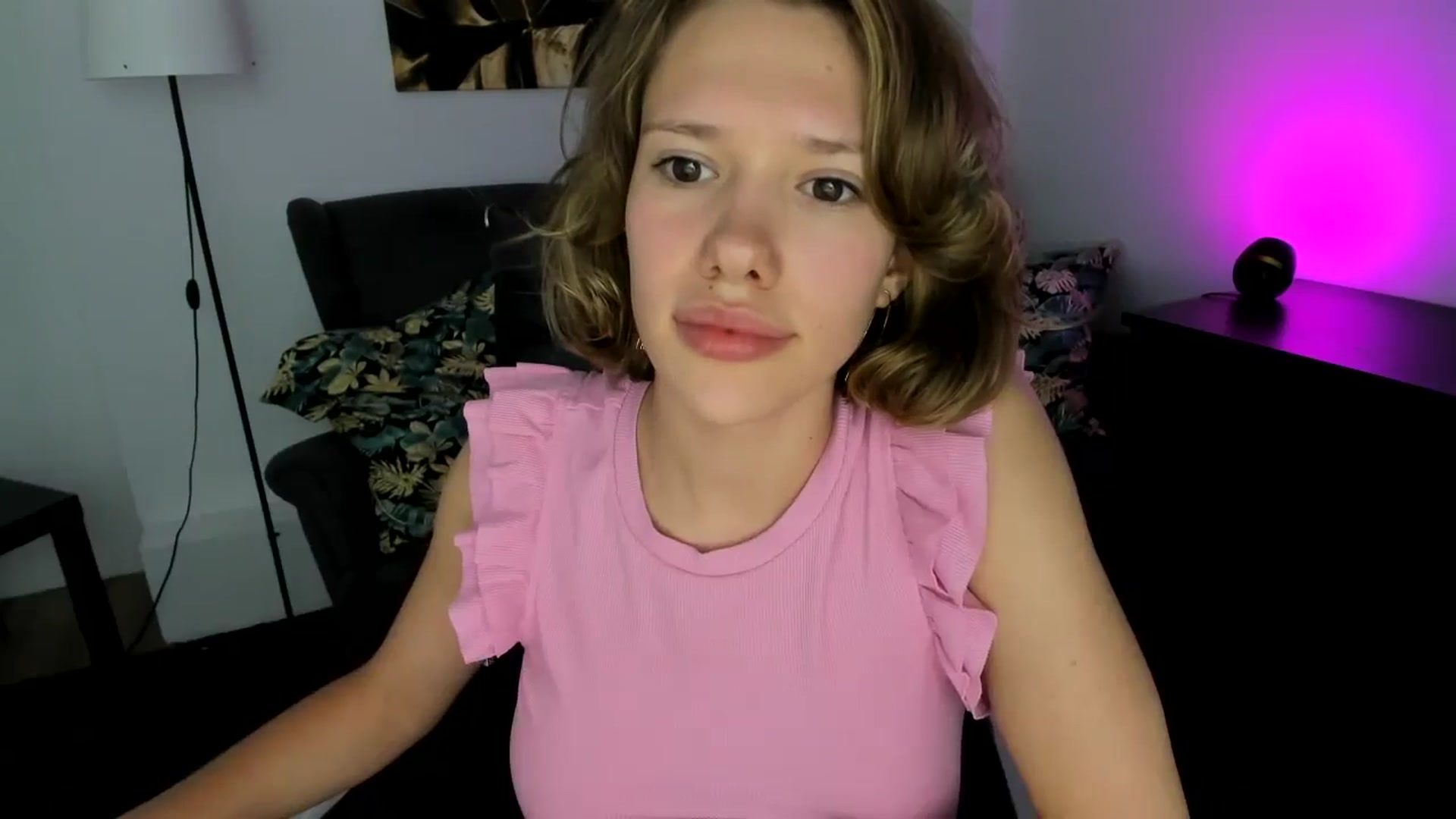 Gallery image thumbnail from Aquariuss's myfreecams stream on, 06/27/2024, 16:54 image 4 of 20