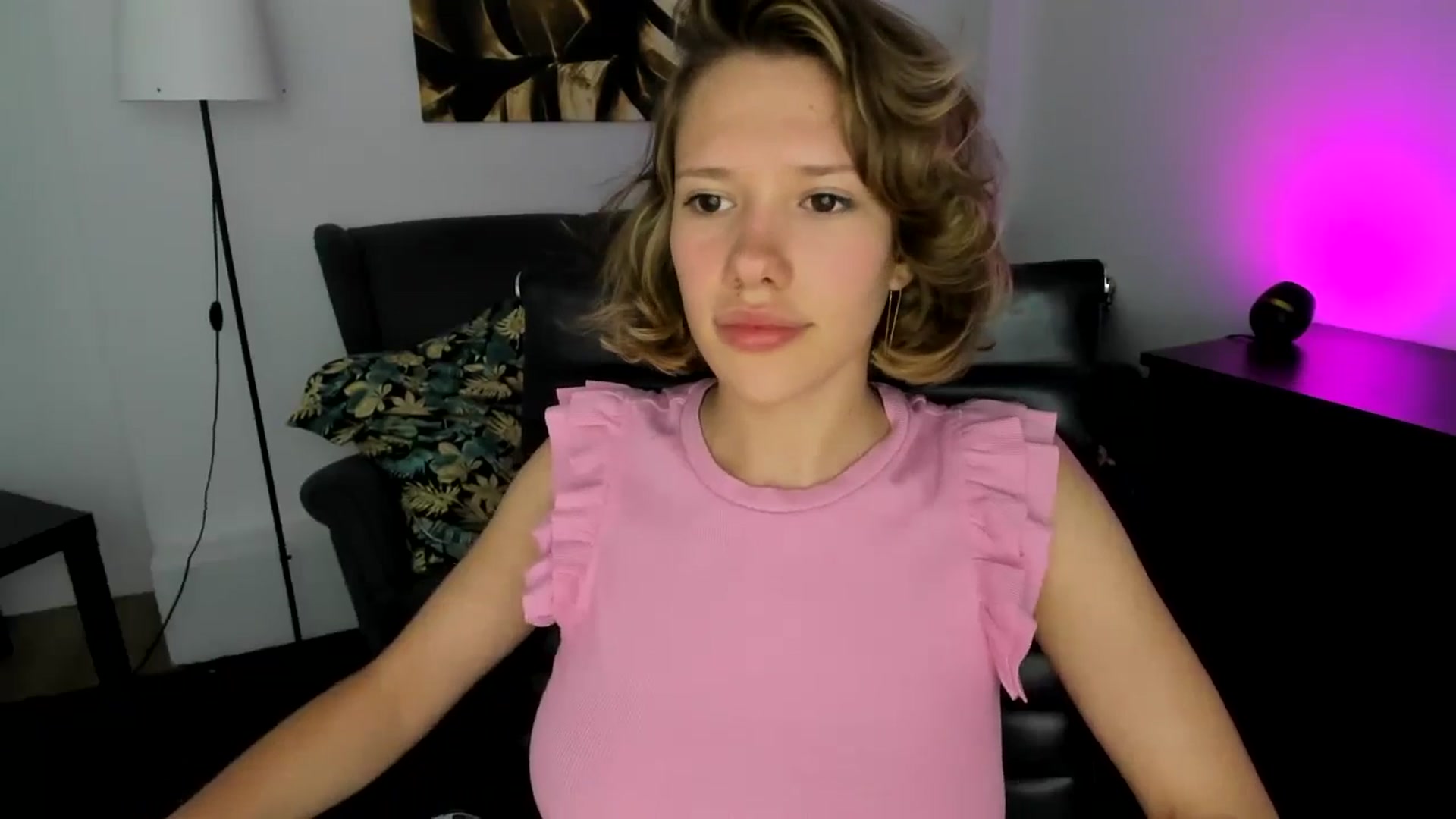 Gallery image thumbnail from Aquariuss's myfreecams stream on, 06/27/2024, 18:31 image 7 of 20